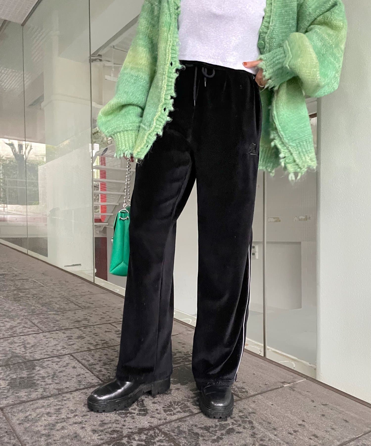 COOPER PARKベロアジャージパンツ | WHO'S WHO gallery