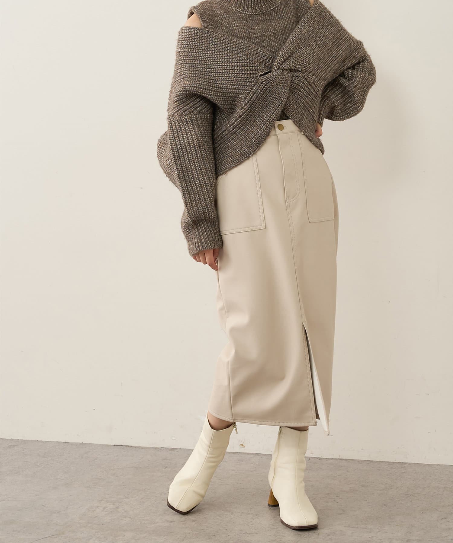 フェイクレザー78センチ丈ナロースカート | natural couture