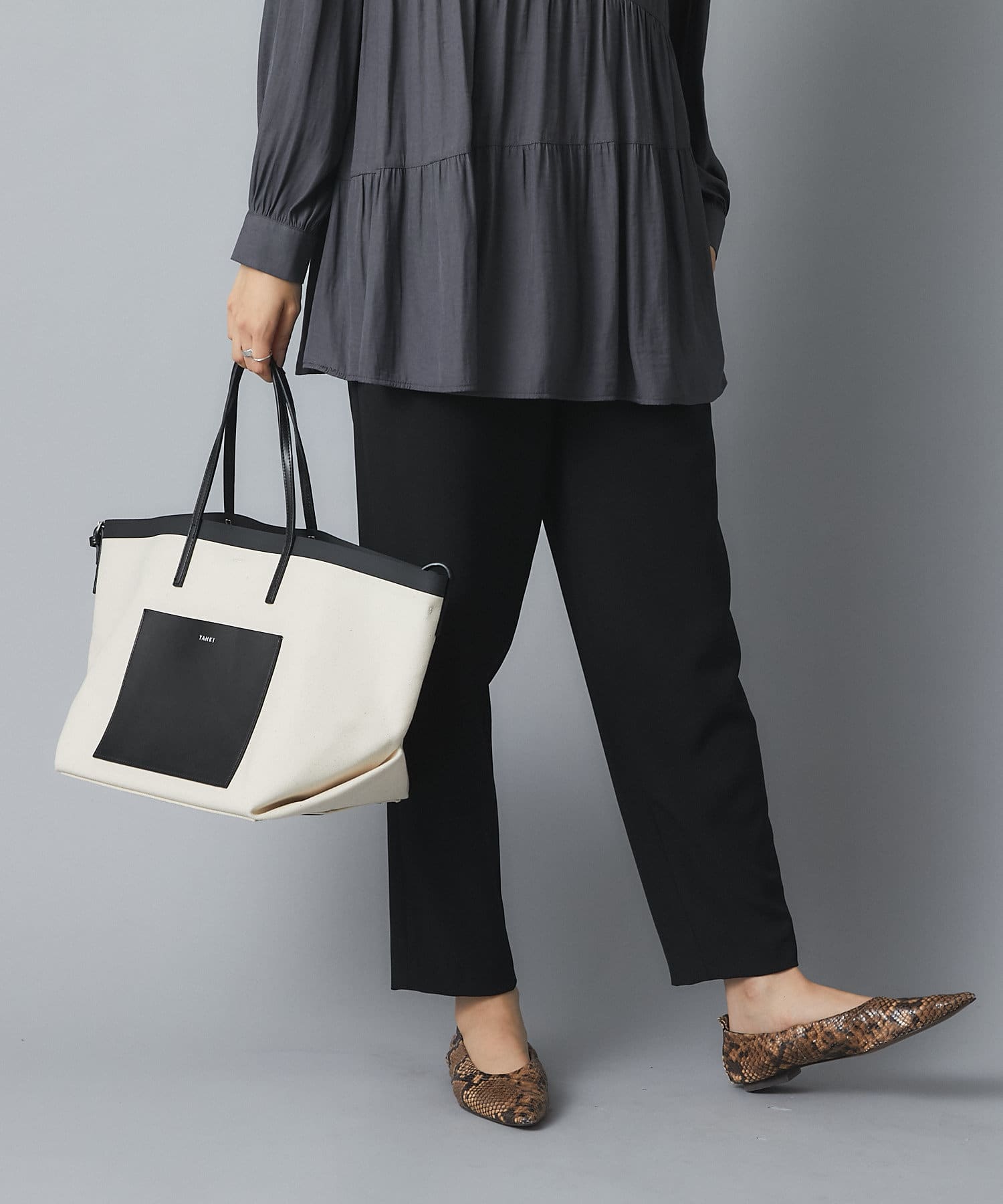 un dix cors(アンディコール) 【様々なスタイリングに使いやすい】1タックテーパードパンツ