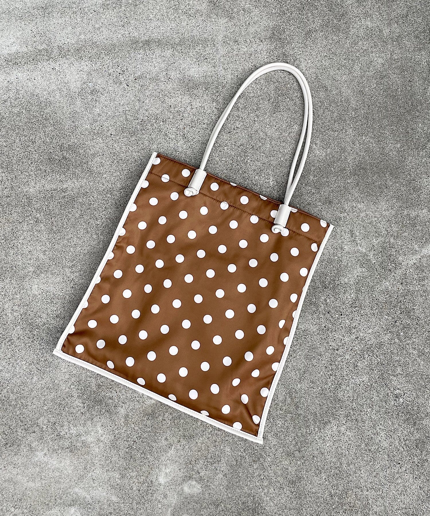 un dix cors(アンディコール) 【大人見えアクセント】ドット柄トートバッグ