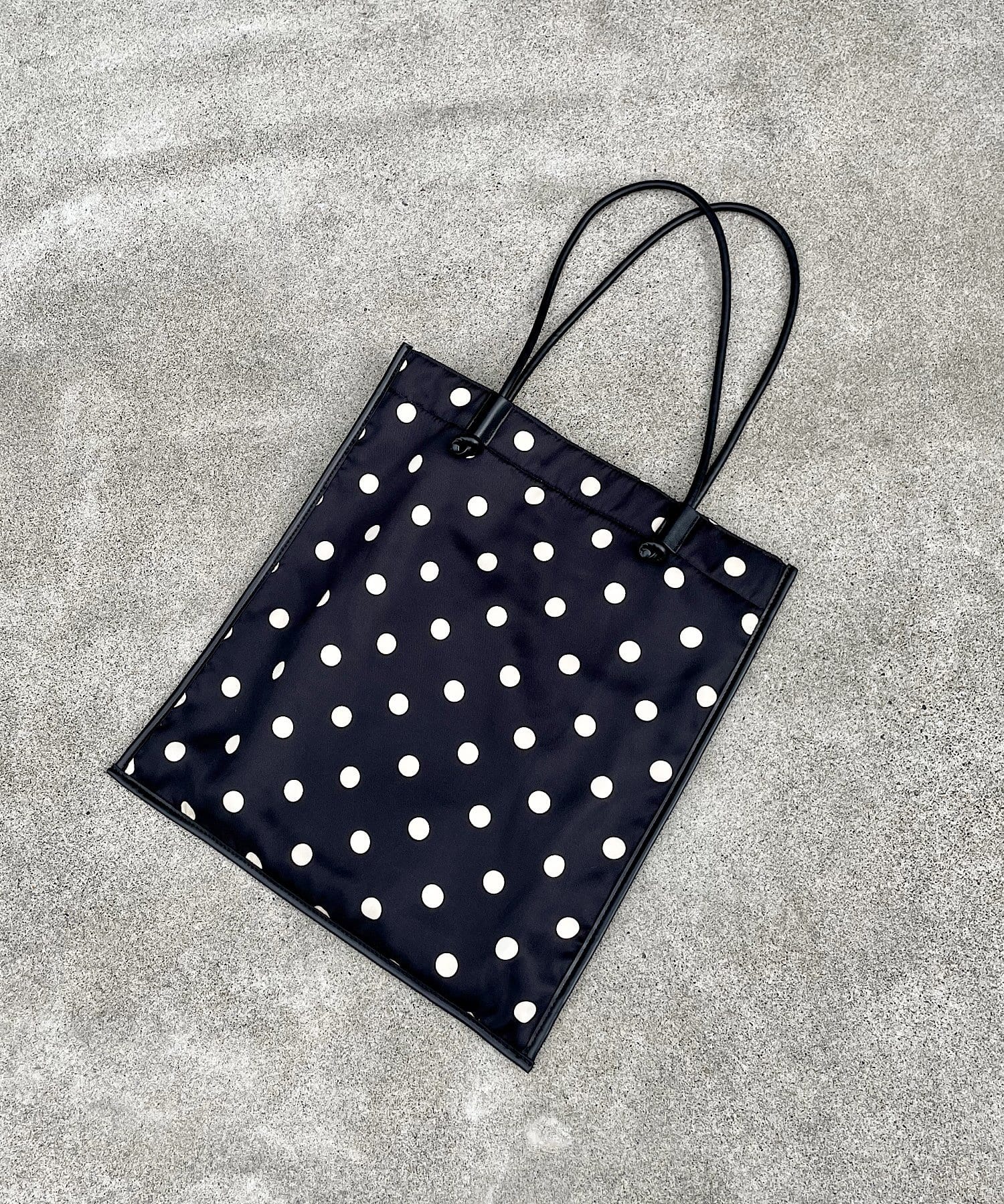 un dix cors(アンディコール) 【大人見えアクセント】ドット柄トートバッグ