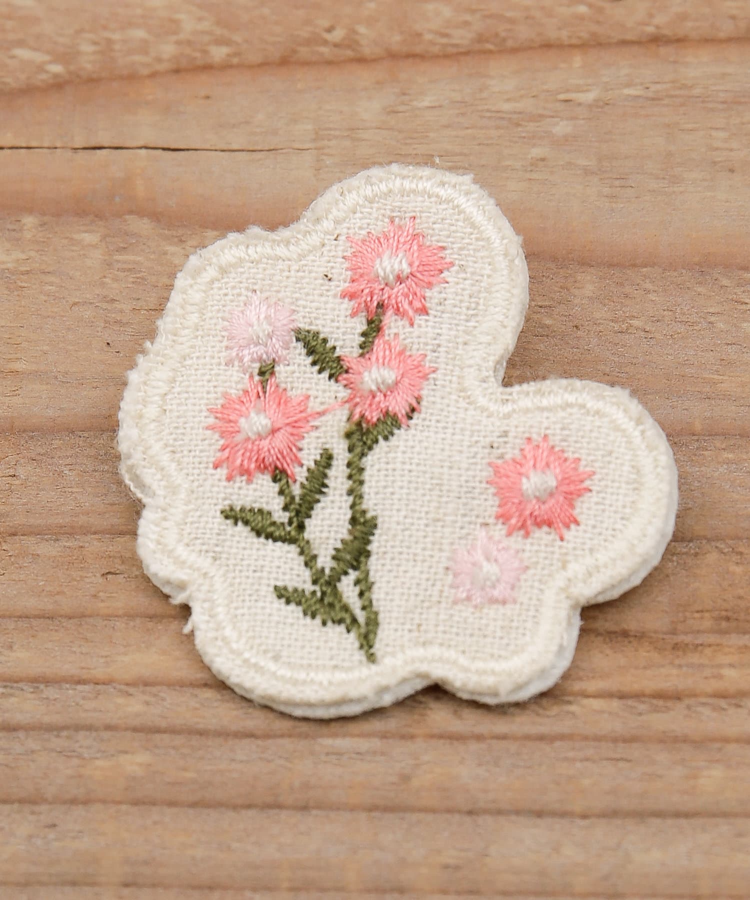 野草の会 なでしこ刺繍ブローチ Salut サリュ ライフスタイル Pal Closet パルクローゼット パルグループ公式ファッション通販サイト