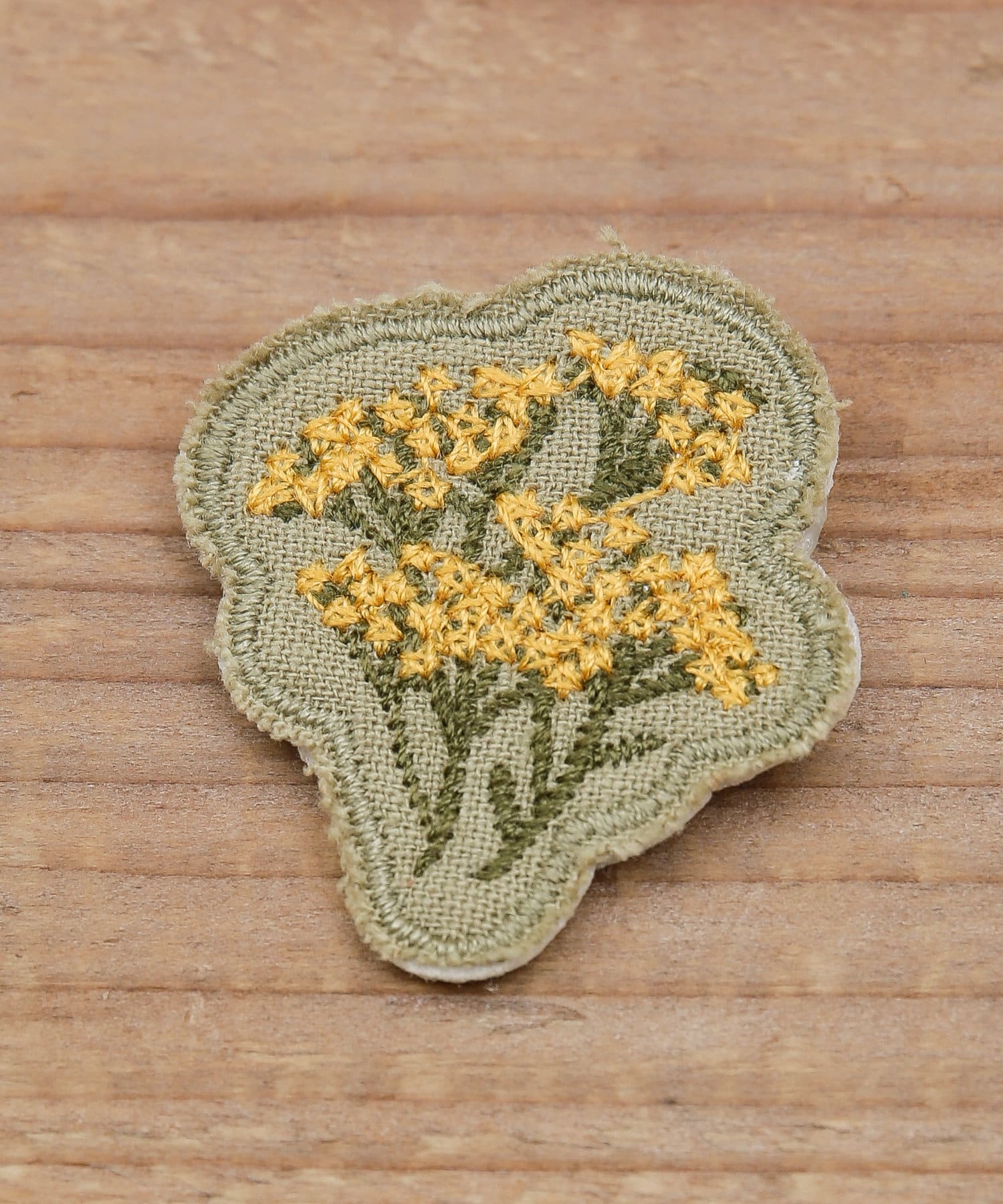 野草の会 おみなえし刺繍ブローチ Salut サリュ ライフスタイル Pal Closet パルクローゼット パルグループ公式ファッション通販サイト