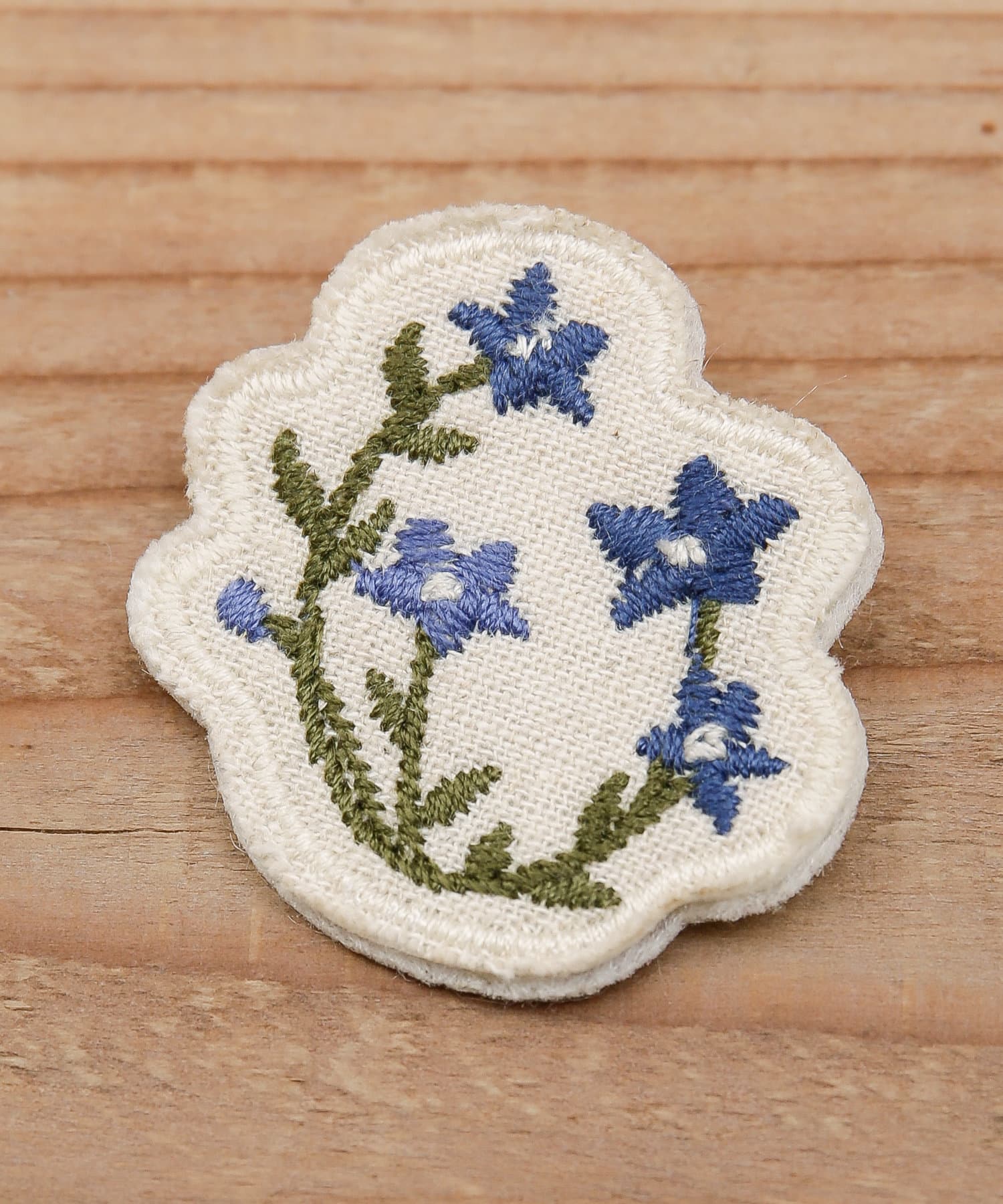野草の会 桔梗刺繍ブローチ Salut サリュ ライフスタイル Pal Closet パルクローゼット パルグループ公式ファッション通販サイト