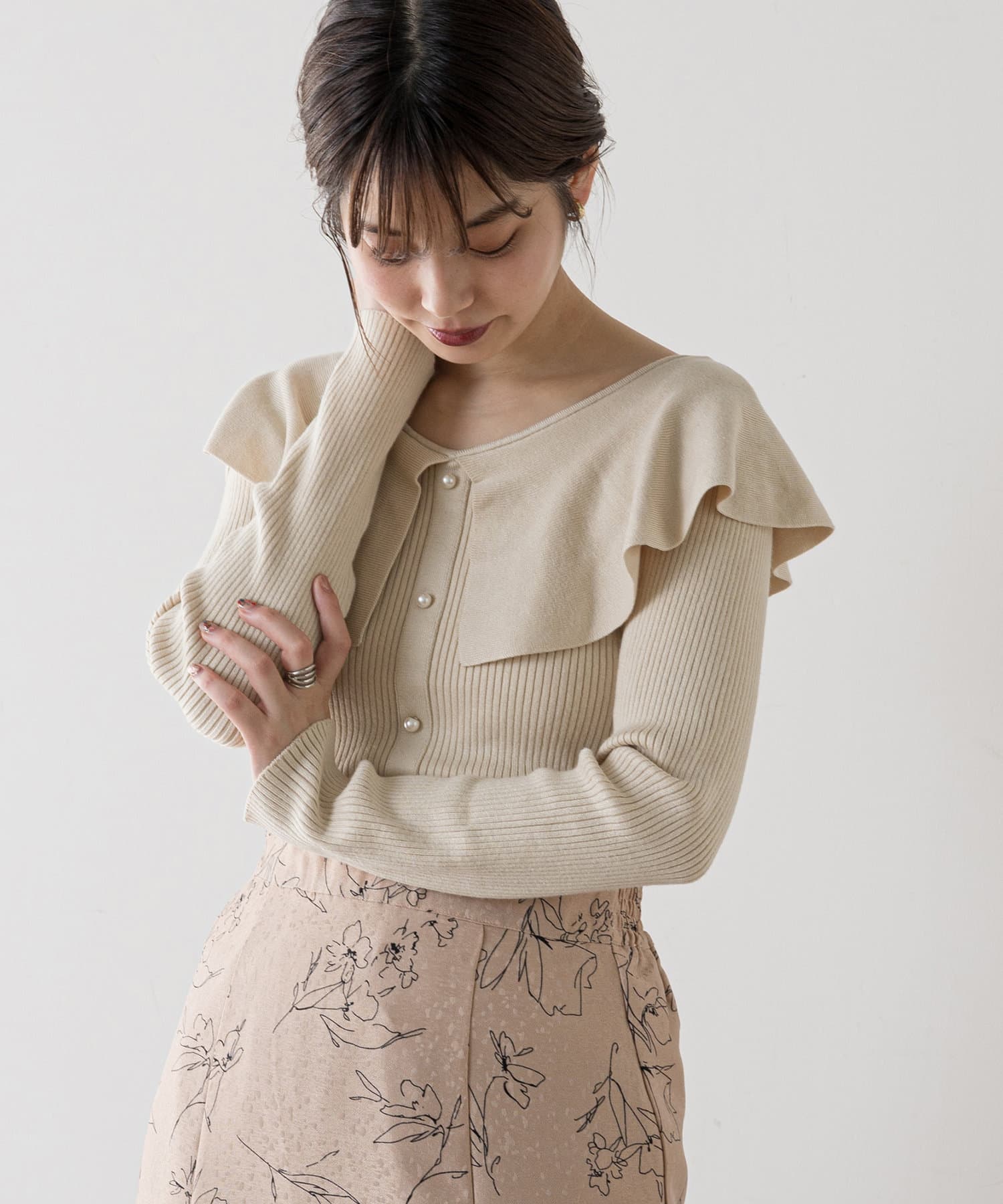 natural couture(ナチュラルクチュール) 【WEB限定】パール釦衿つき細リブニット