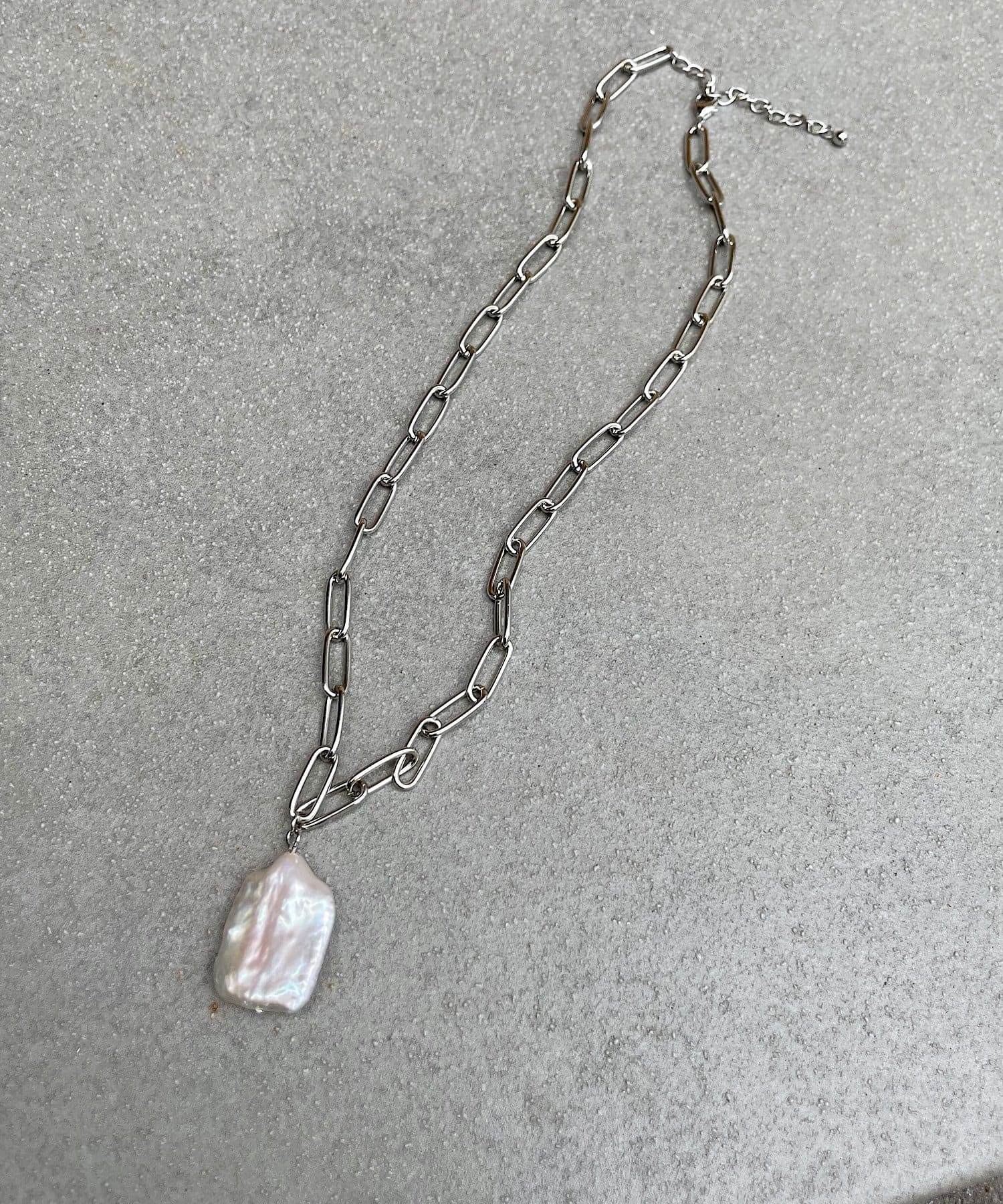 un dix cors(アンディコール) 【GOLDY(ゴールディ)】スクエアパール×チェーンネックレス