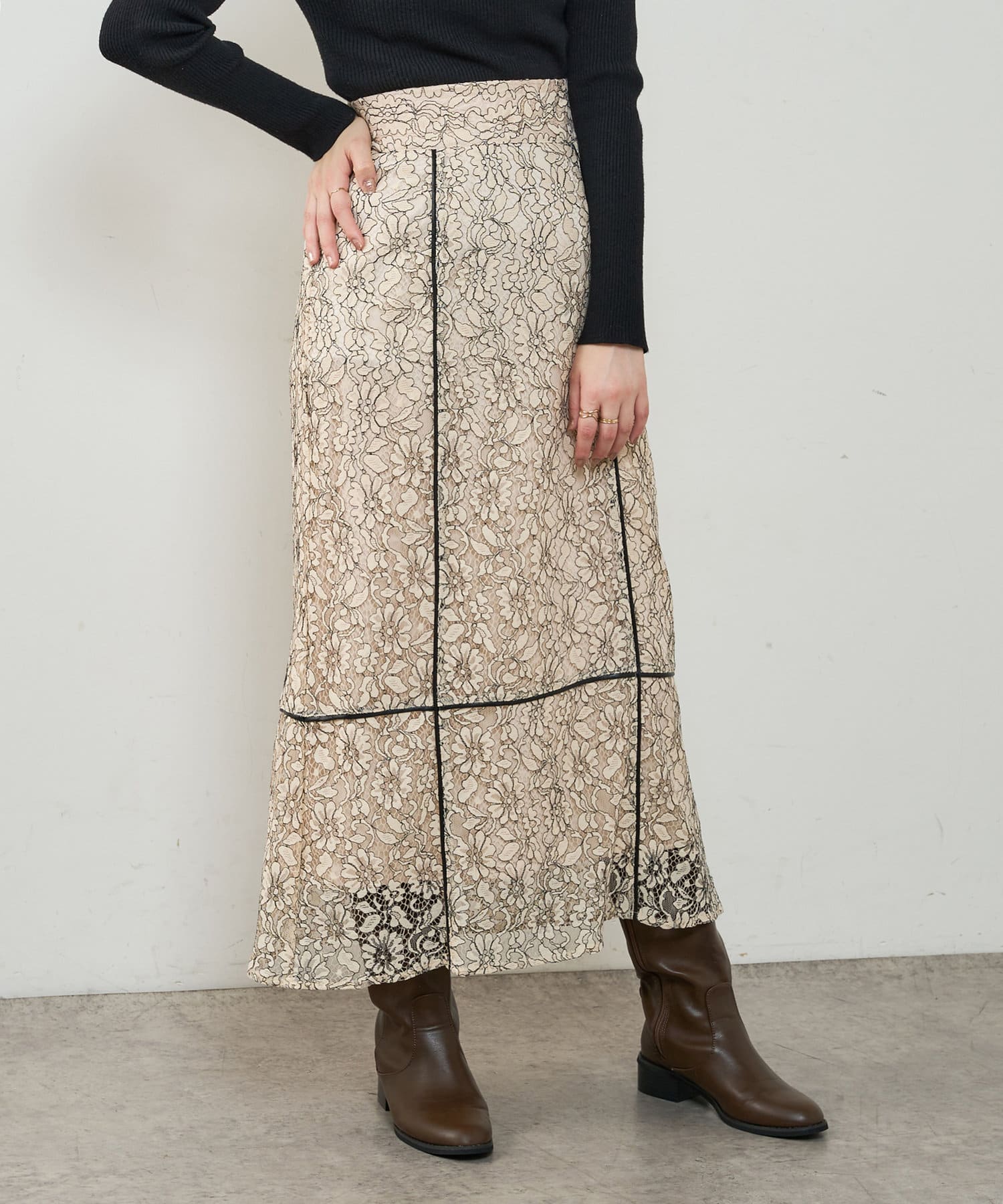 長さ変えられる合皮パイピングレーススカート | natural couture