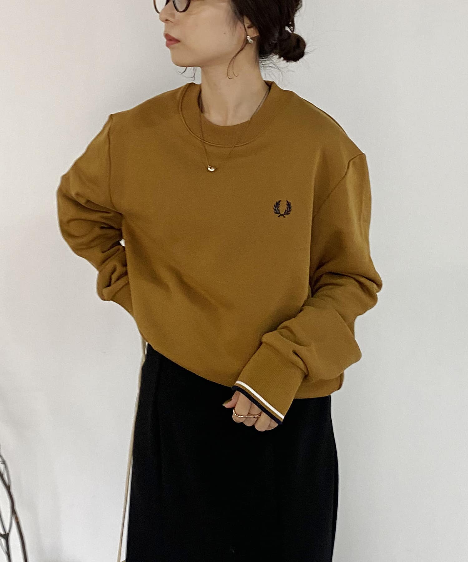 Web限定 Fred Perry フレッドペリー ワンポイントプルオーバー Capricieux Le Mage カプリシュレマージュ ライフスタイル Pal Closet パルクローゼット パルグループ公式ファッション通販サイト