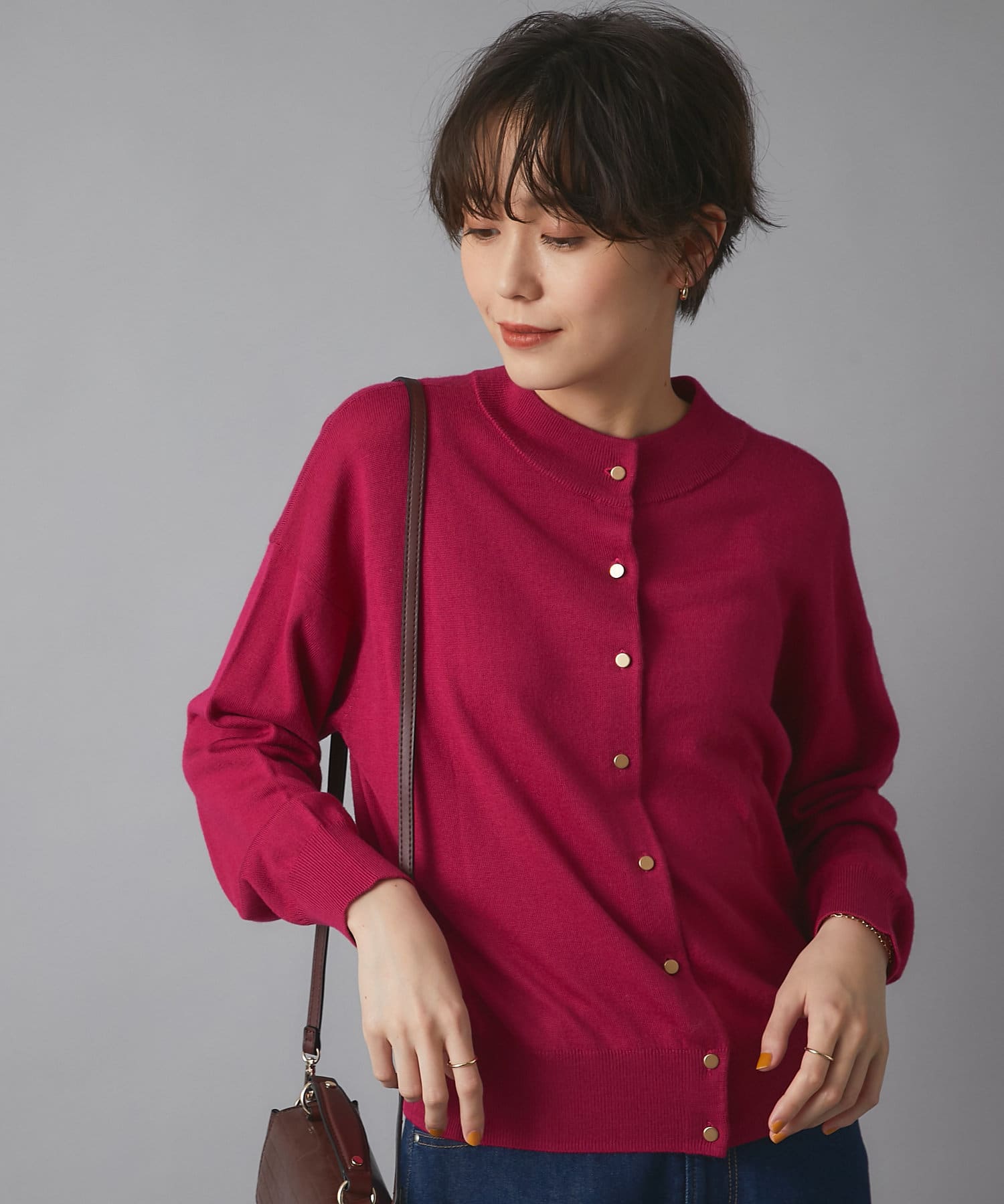 un dix cors(アンディコール) 【前後着まわせる】2WAYハイネックカーディガン