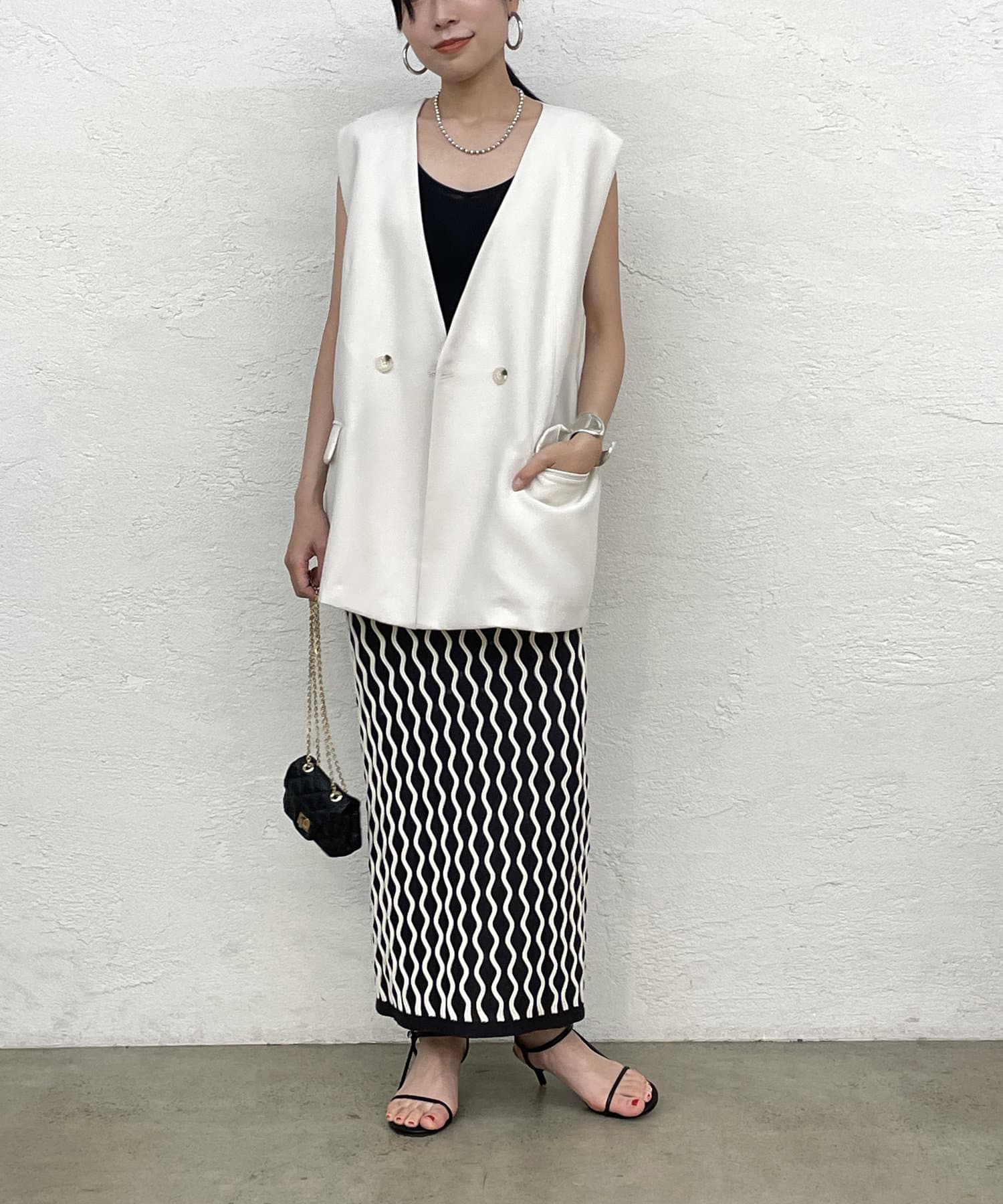 公式サイト Loungedress ラウンジドレス バックジップ タイト ミディ 