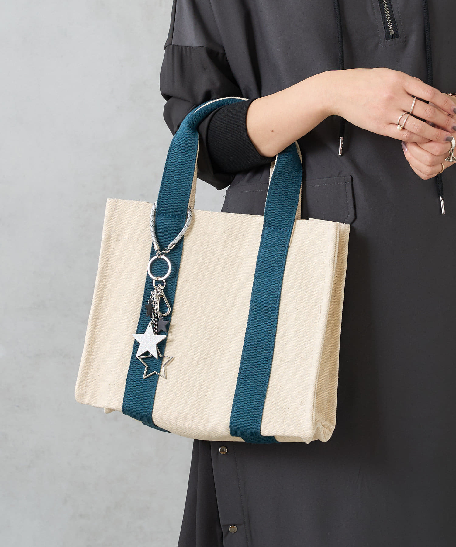 便利な仕切り付き キャンバス2wayトートバッグ Pal Collection パルコレクション レディース Pal Closet パルクローゼット パルグループ公式ファッション通販サイト