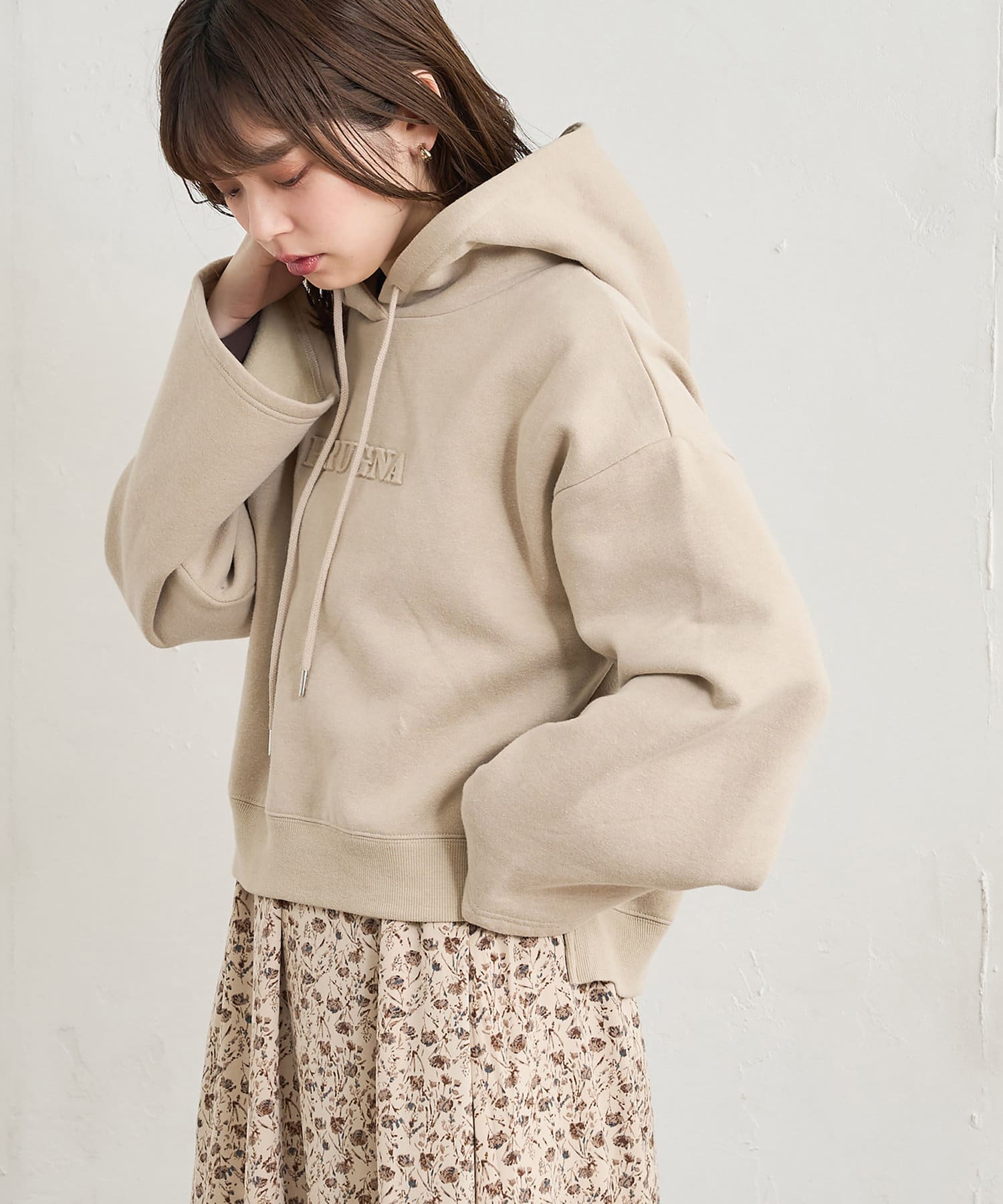 あおいさんコラボエンボスロゴフレア袖パーカー | natural couture