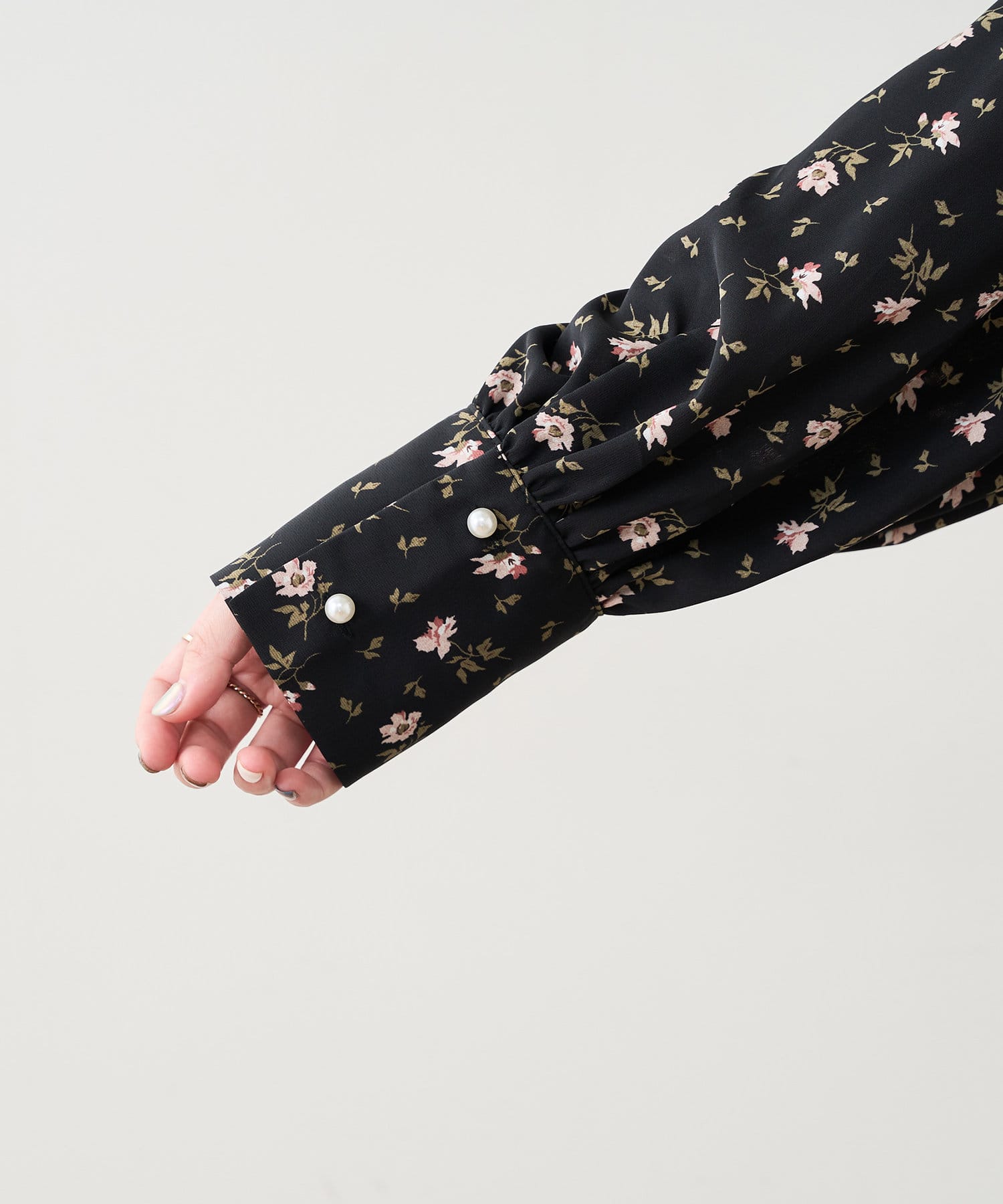 natural couture(ナチュラルクチュール) 【WEB限定】たっぷりギャザーラグランパール釦ブラウス