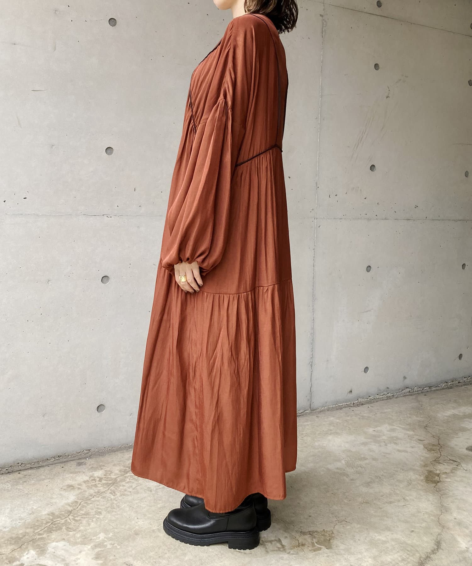 CAPRICIEUX LE'MAGE】パイピングドレスワンピース | OUTLET