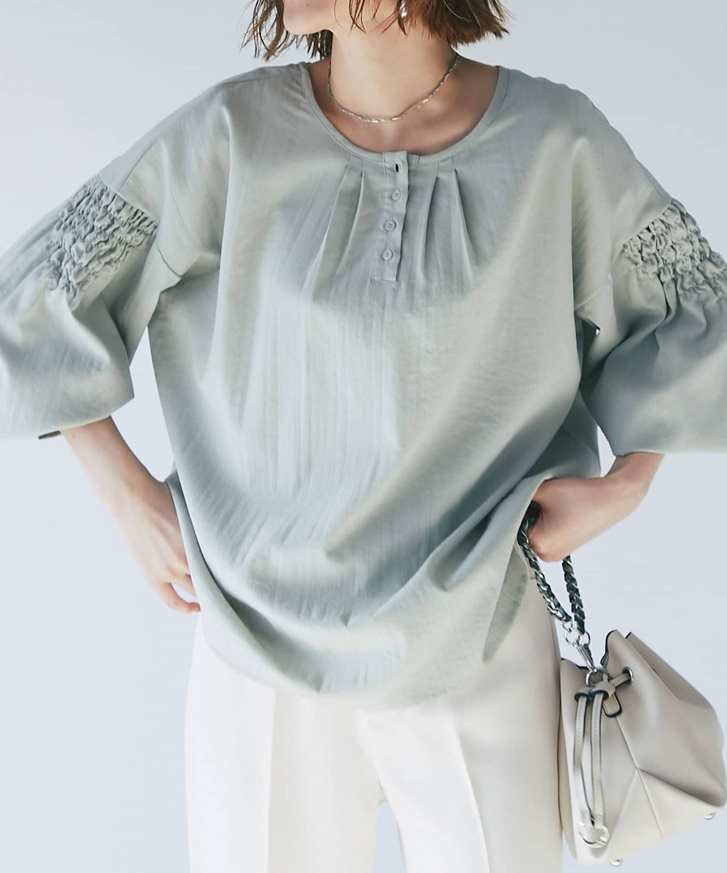 un dix cors(アンディコール) 【着回し広がる】シャーリング前後2WAYブラウス