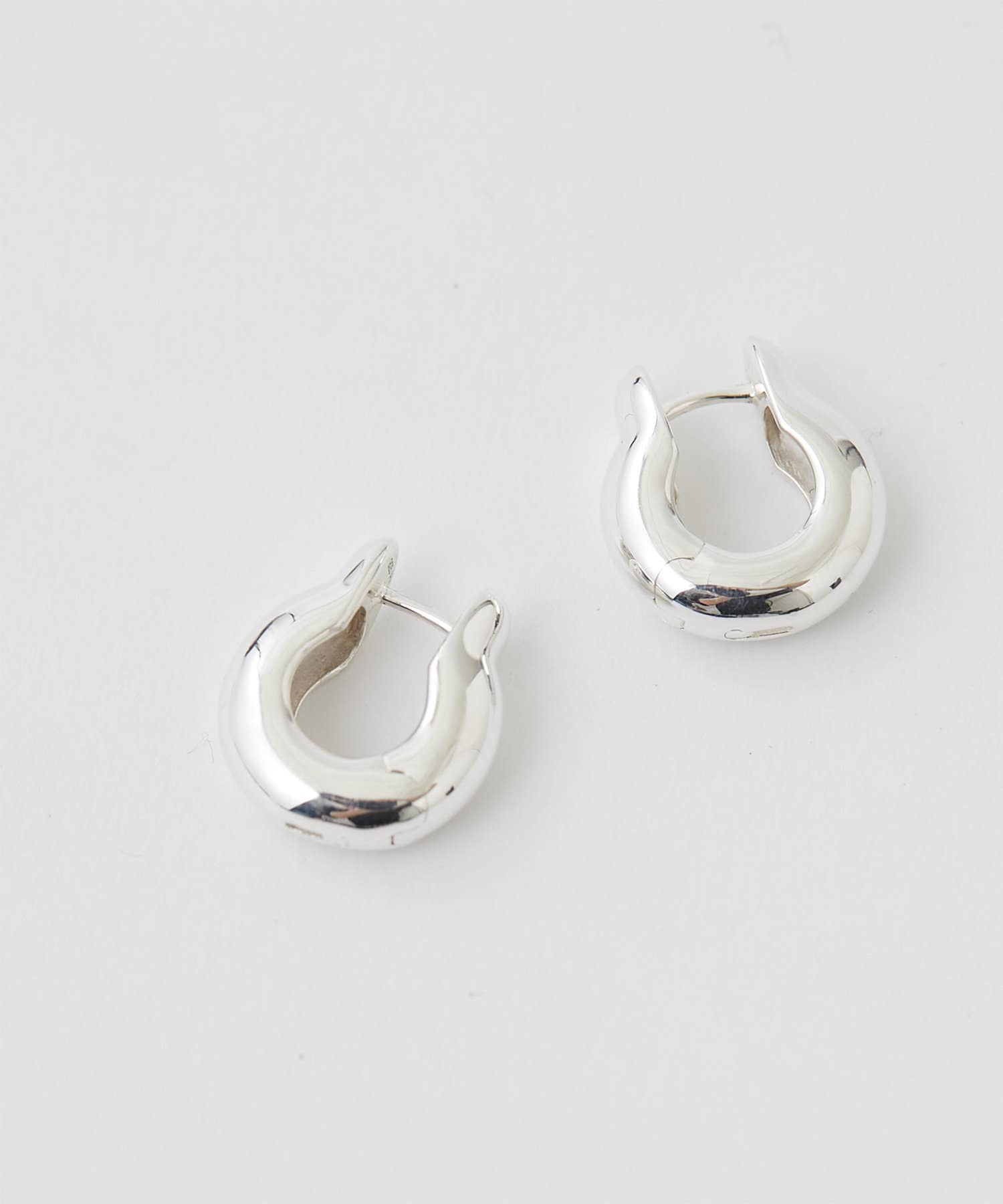 Inez☆Twine Hoops, スモール Annika Sml フープピアス - rootreseller.com