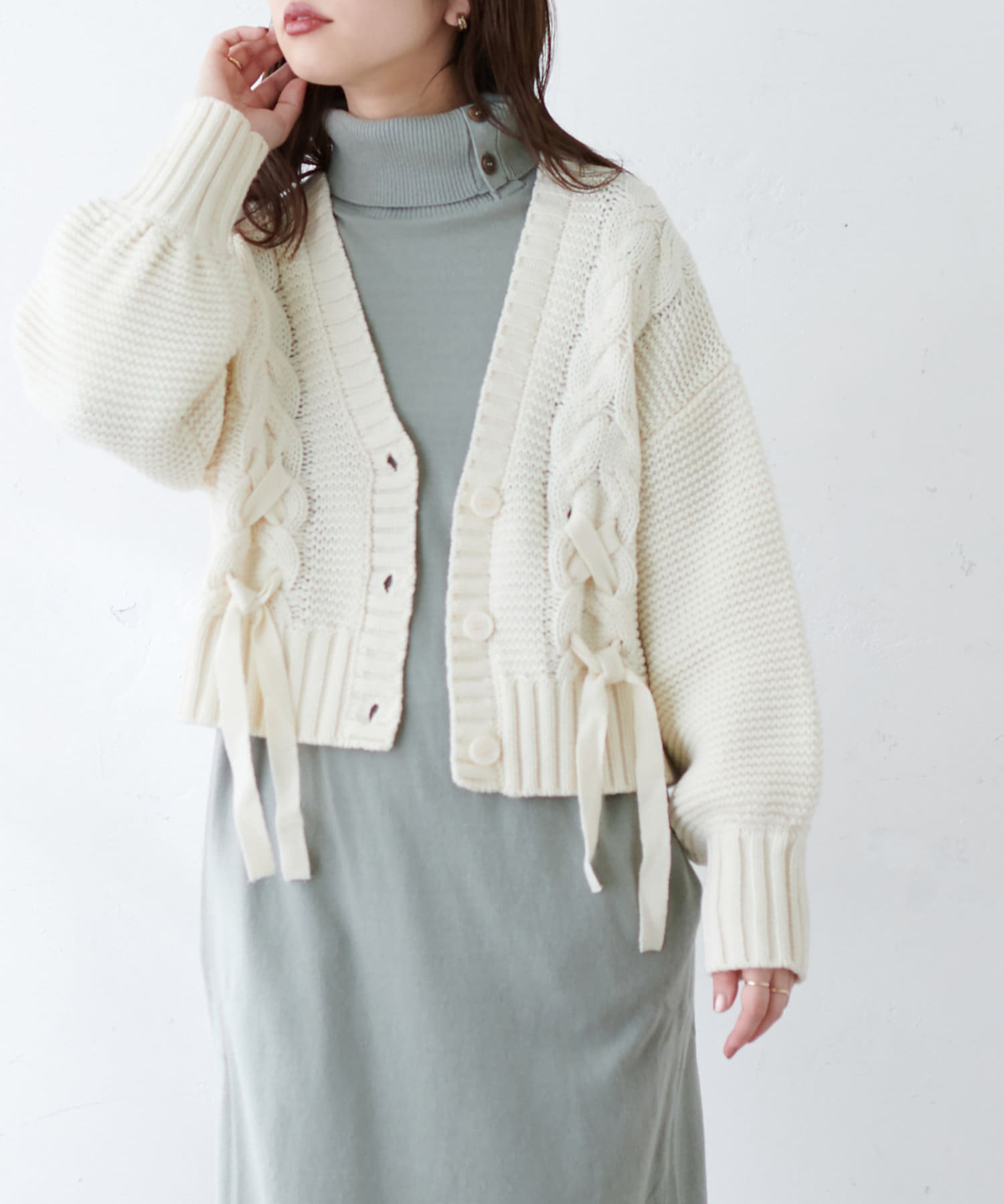 レースアップざっくりショートカーディガン | natural couture レースアップざっくりショートカーディガン | natural couture