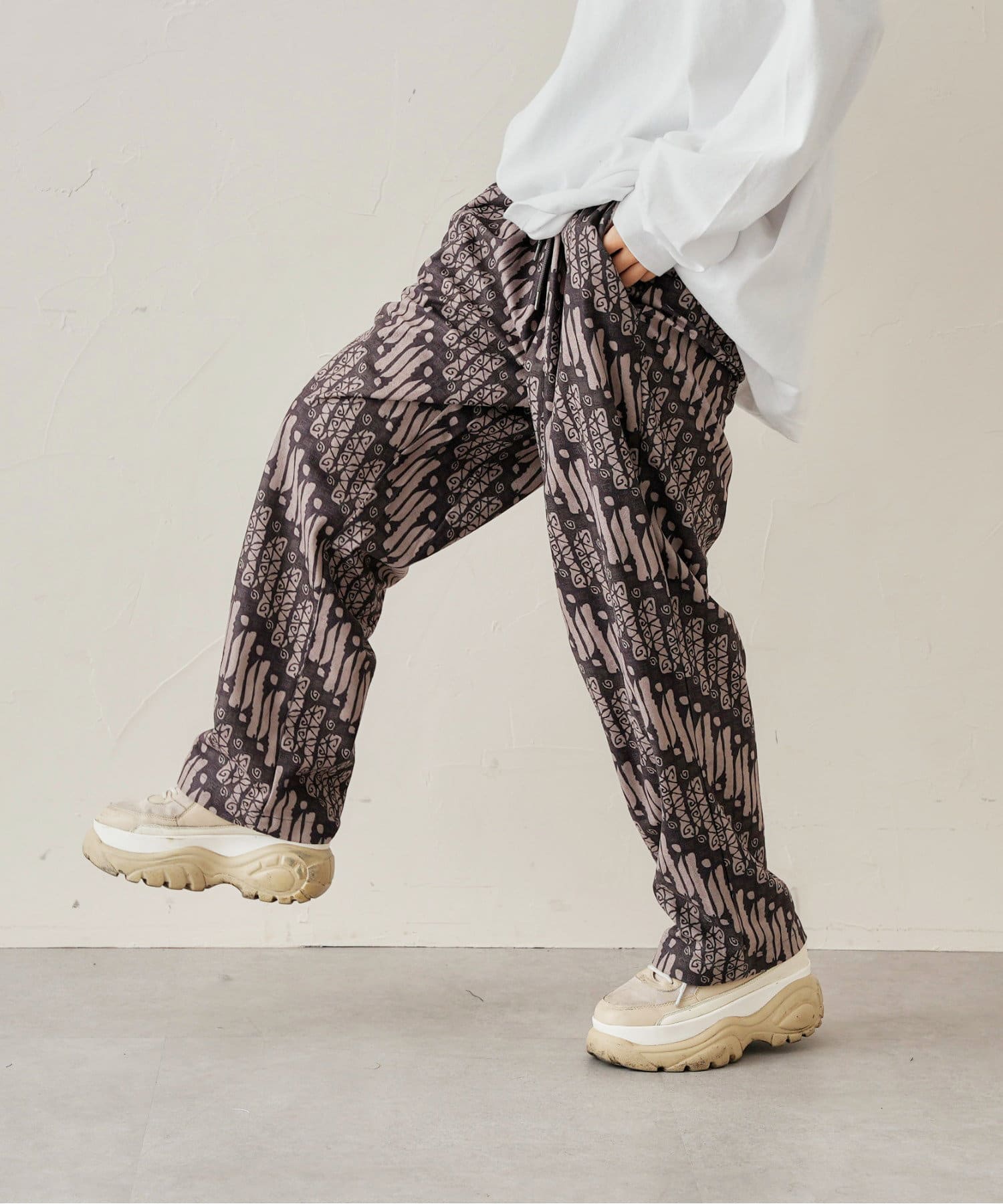 フェイクスエード総柄パンツ Cpcm シーピーシーエム メンズ Pal Closet パルクローゼット パルグループ公式ファッション通販サイト フェイクスエード総柄パンツ Cpcm シーピーシーエム メンズ Pal Closet パルクローゼット パルグループ公式ファッション通販サイト