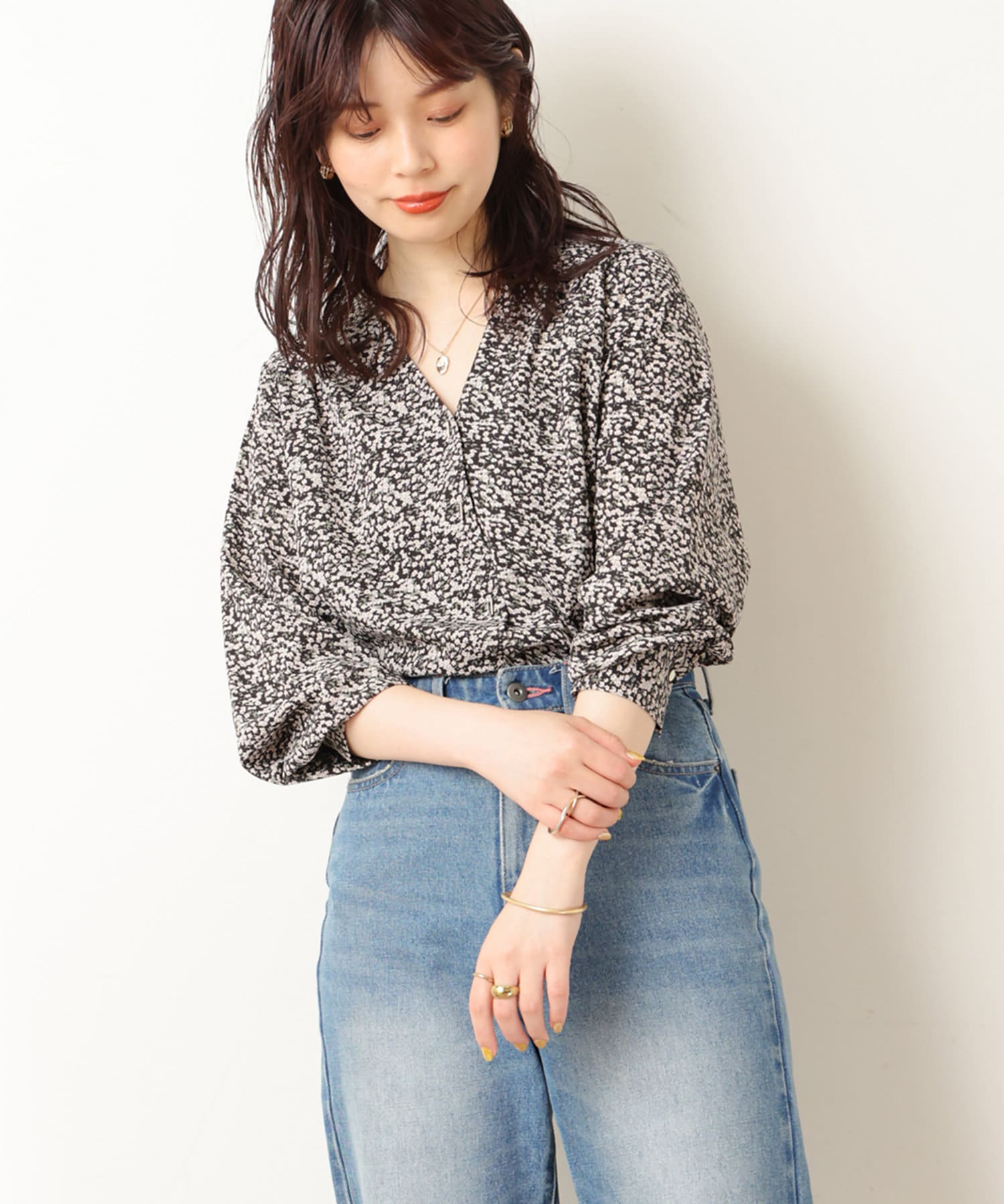 natural couture(ナチュラルクチュール) プチプラバー釦とろみブラウス