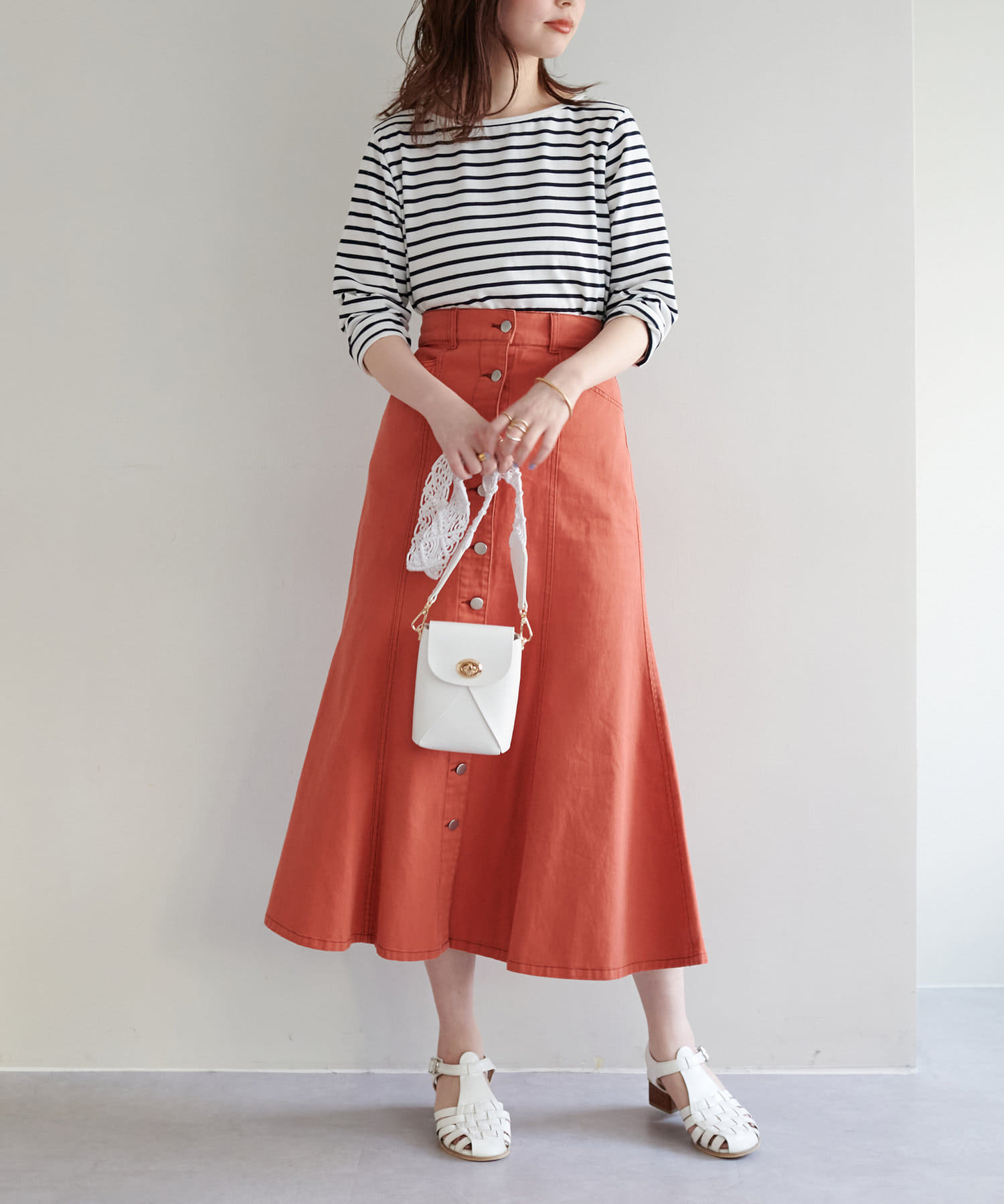 natural couture(ナチュラルクチュール) WEB限定/多釦デニムロングフレアスカート