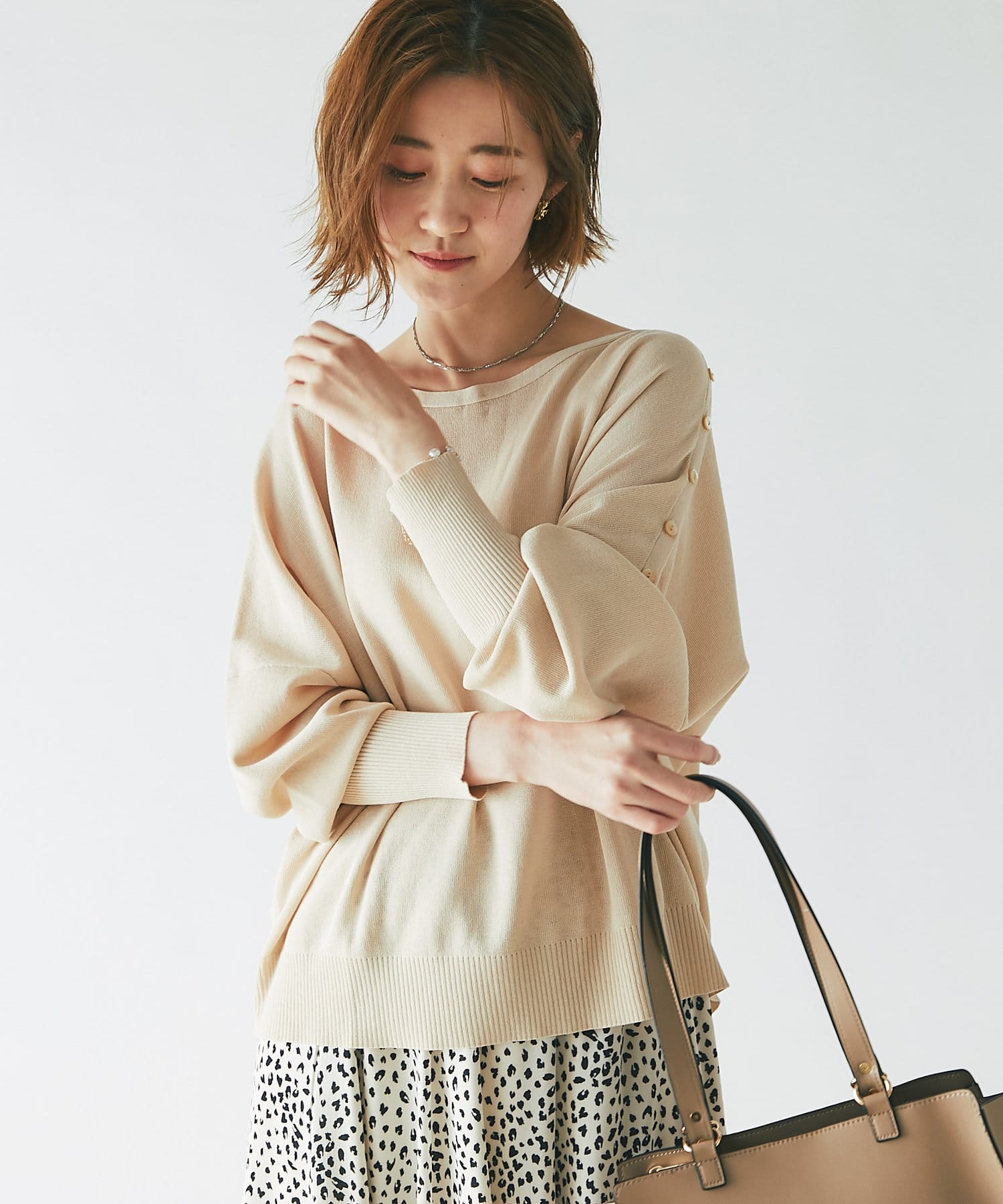 un dix cors(アンディコール) 【ワンポイントで魅せる】肩ボタンニット