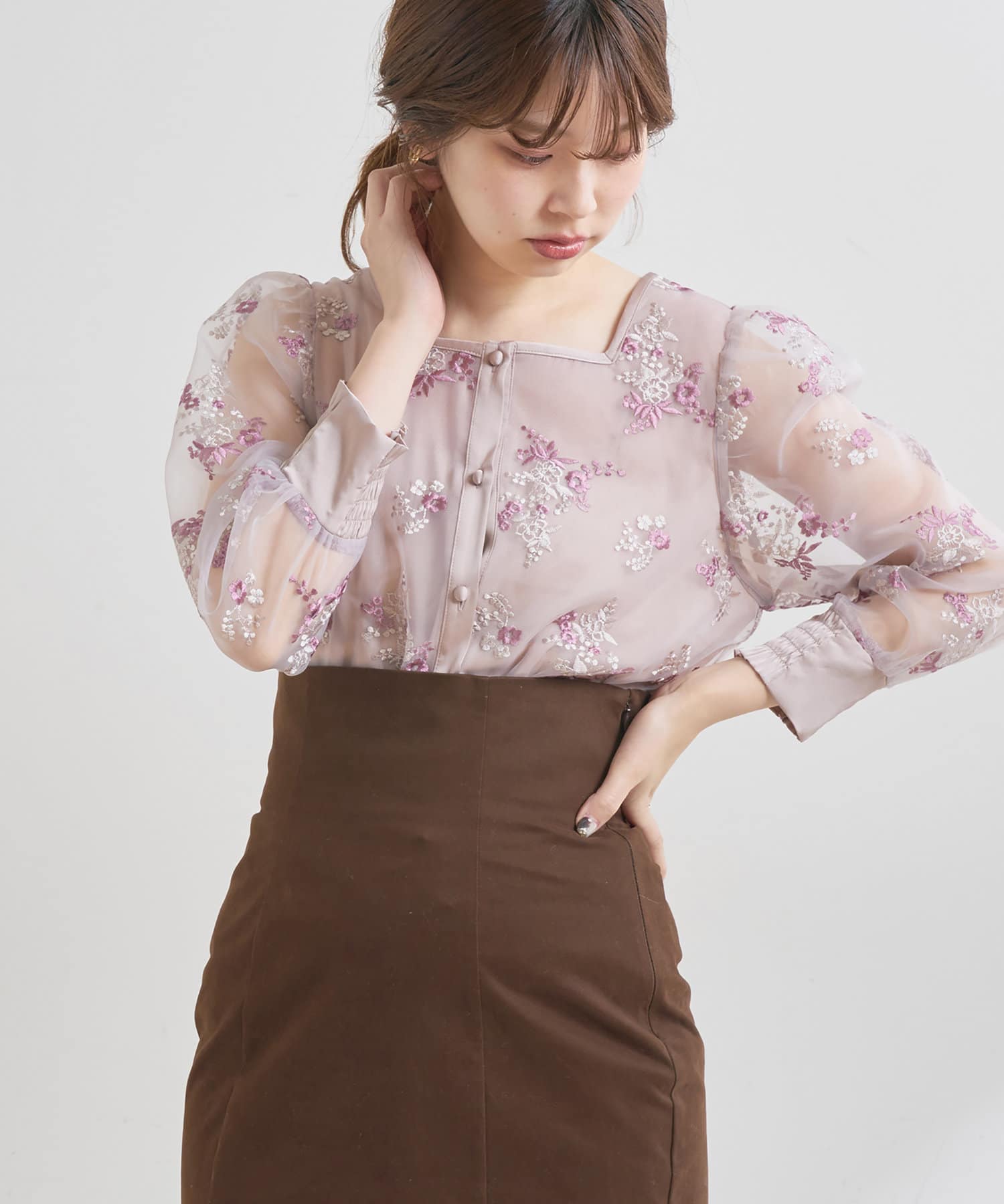 natural couture(ナチュラルクチュール) オーガンジー刺繍パフブラウス