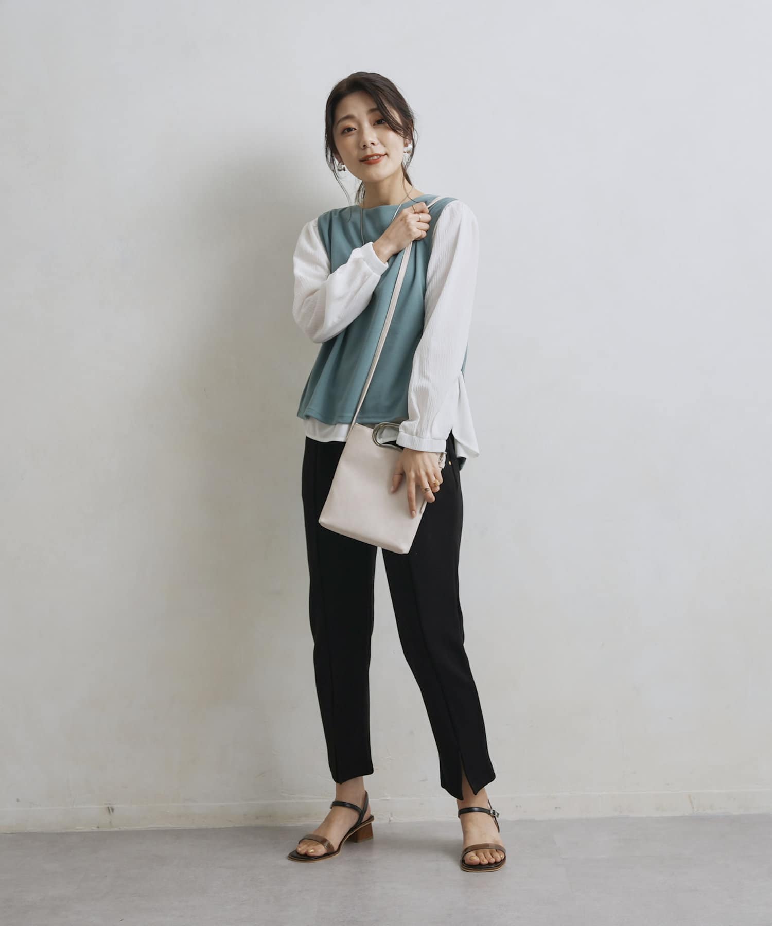 Chez toi(シェトワ) 【着用動画あり】裾スリットカットパンツ