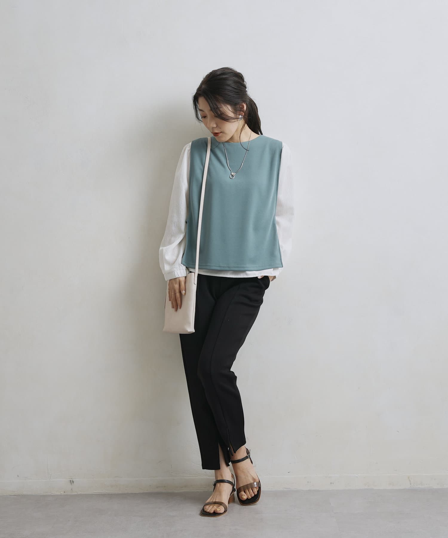 Chez toi(シェトワ) 【着用動画あり】裾スリットカットパンツ