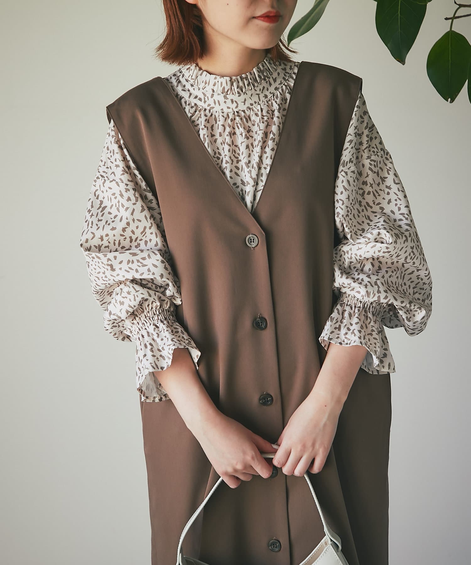 un dix cors(アンディコール) 【気品漂う一枚】前後2WAYペイントドットデシンブラウス