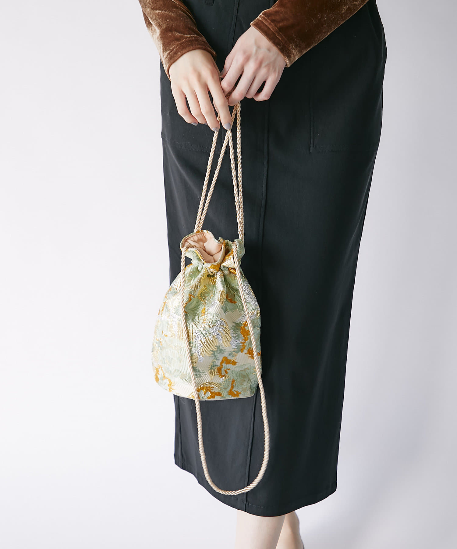 un dix cors(アンディコール) 【主役になるアクセントバッグ】ジャガード巾着バッグ