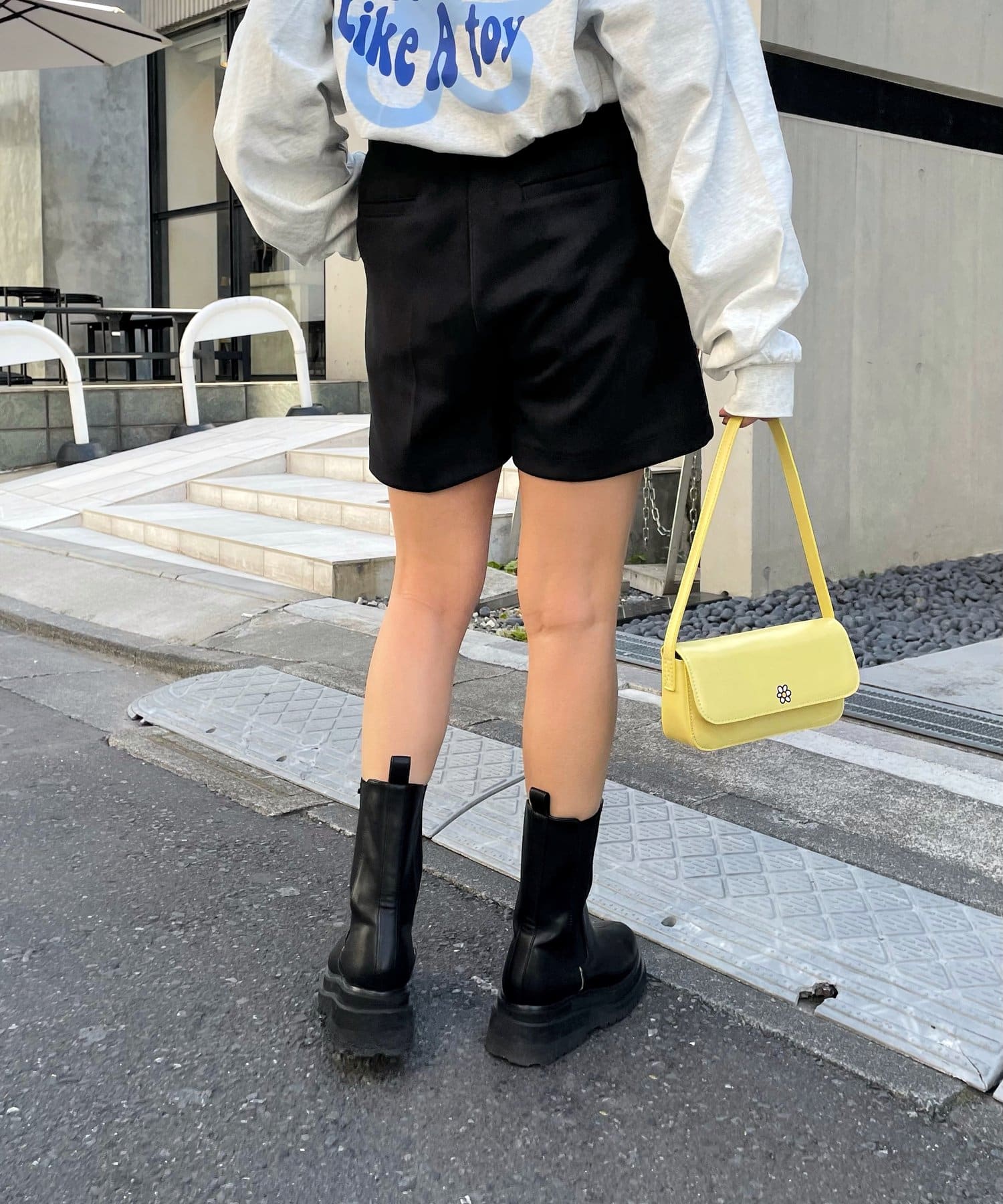 スウェードポンチショートパンツ | WHO'S WHO gallery(フーズフー スウェードポンチショートパンツ | WHO'S WHO gallery(フーズフー