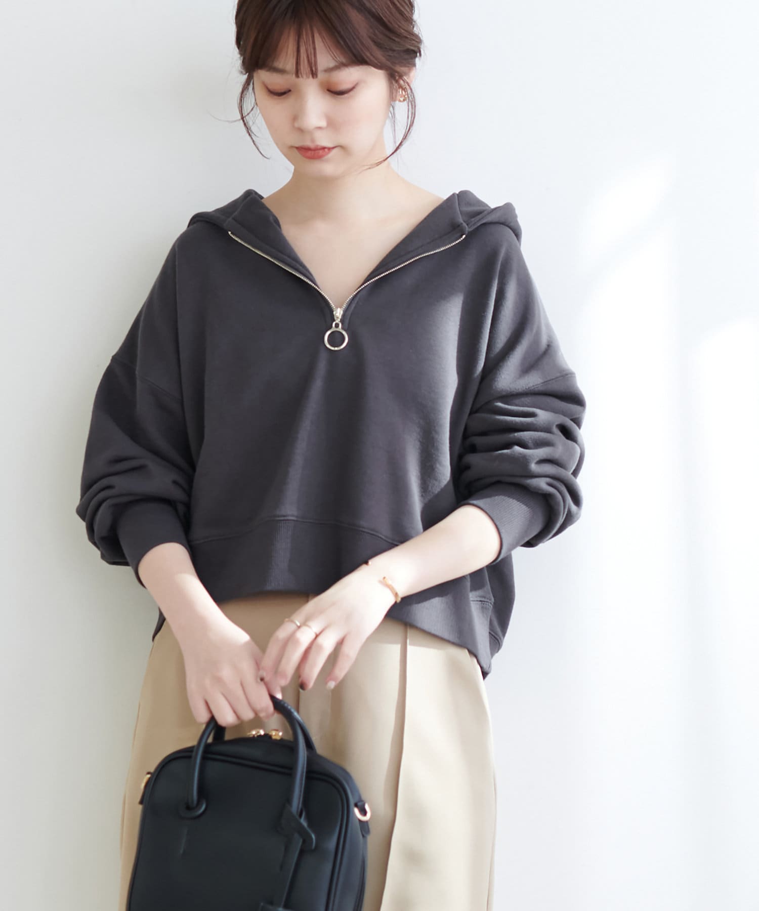 natural couture(ナチュラルクチュール) 【WEB限定】ハーフジップショート丈プルパーカー