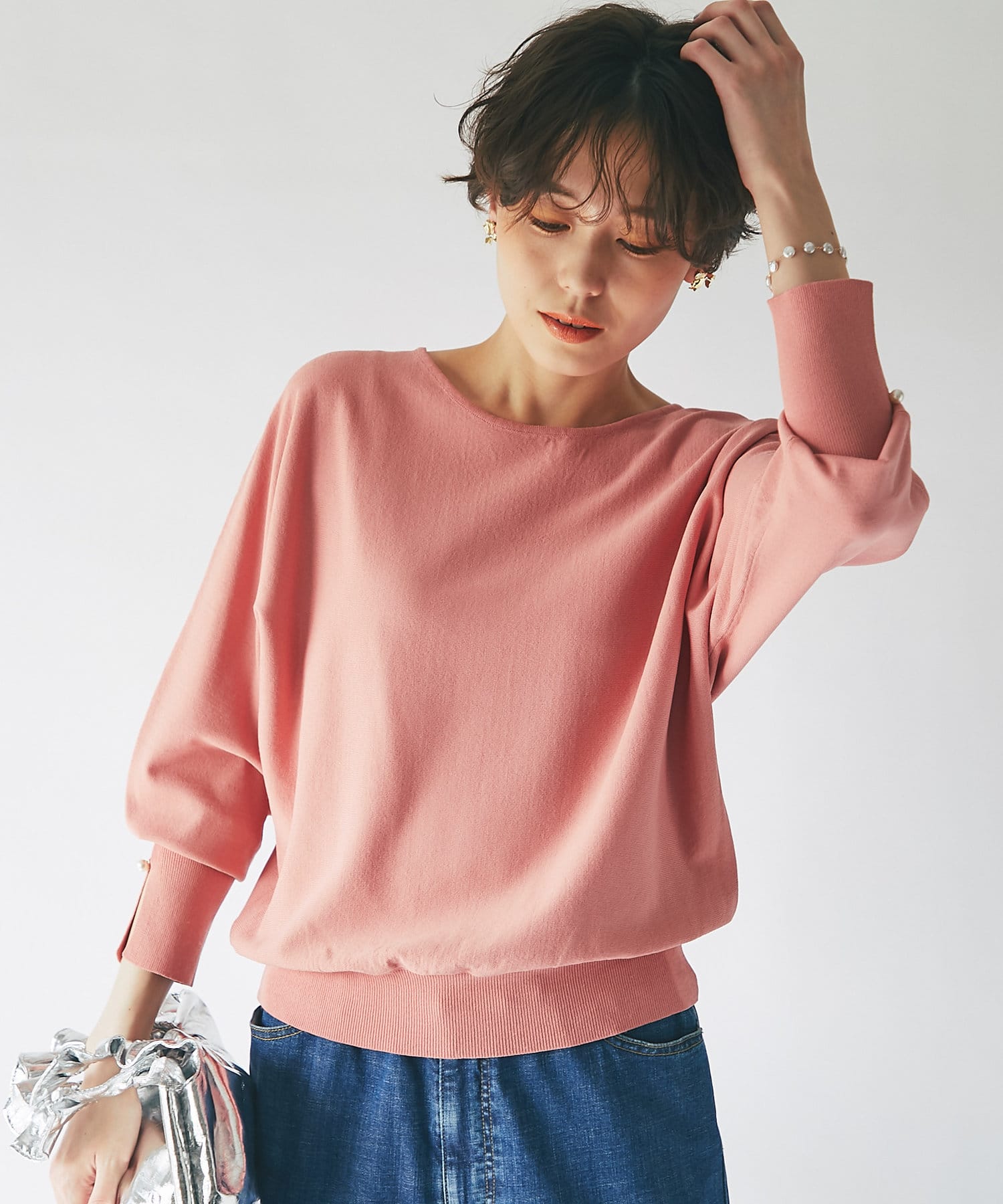 un dix cors(アンディコール) 【シンプルで着心地の良い一枚】2WAY袖スリットドルマンニット