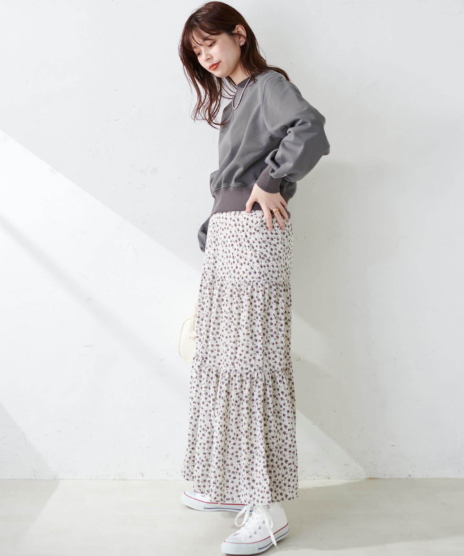 natural couture(ナチュラルクチュール) 袖口刺繍コンパクト裏毛プルオーバー