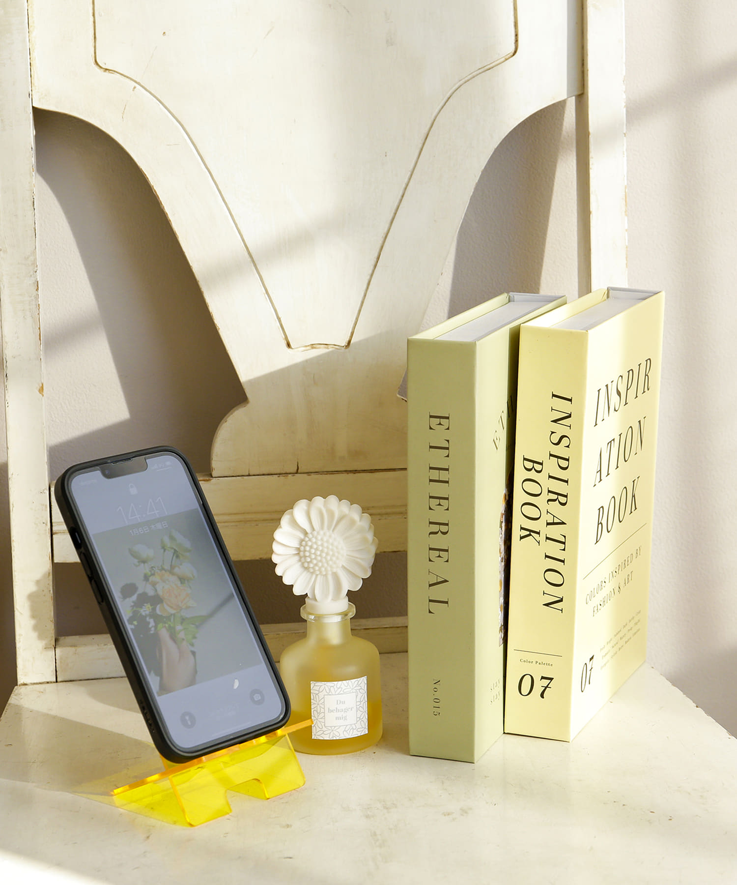 アクリルスマホスタンド 3coins スリーコインズ ライフスタイル Pal Closet パルクローゼット パルグループ公式ファッション通販サイト
