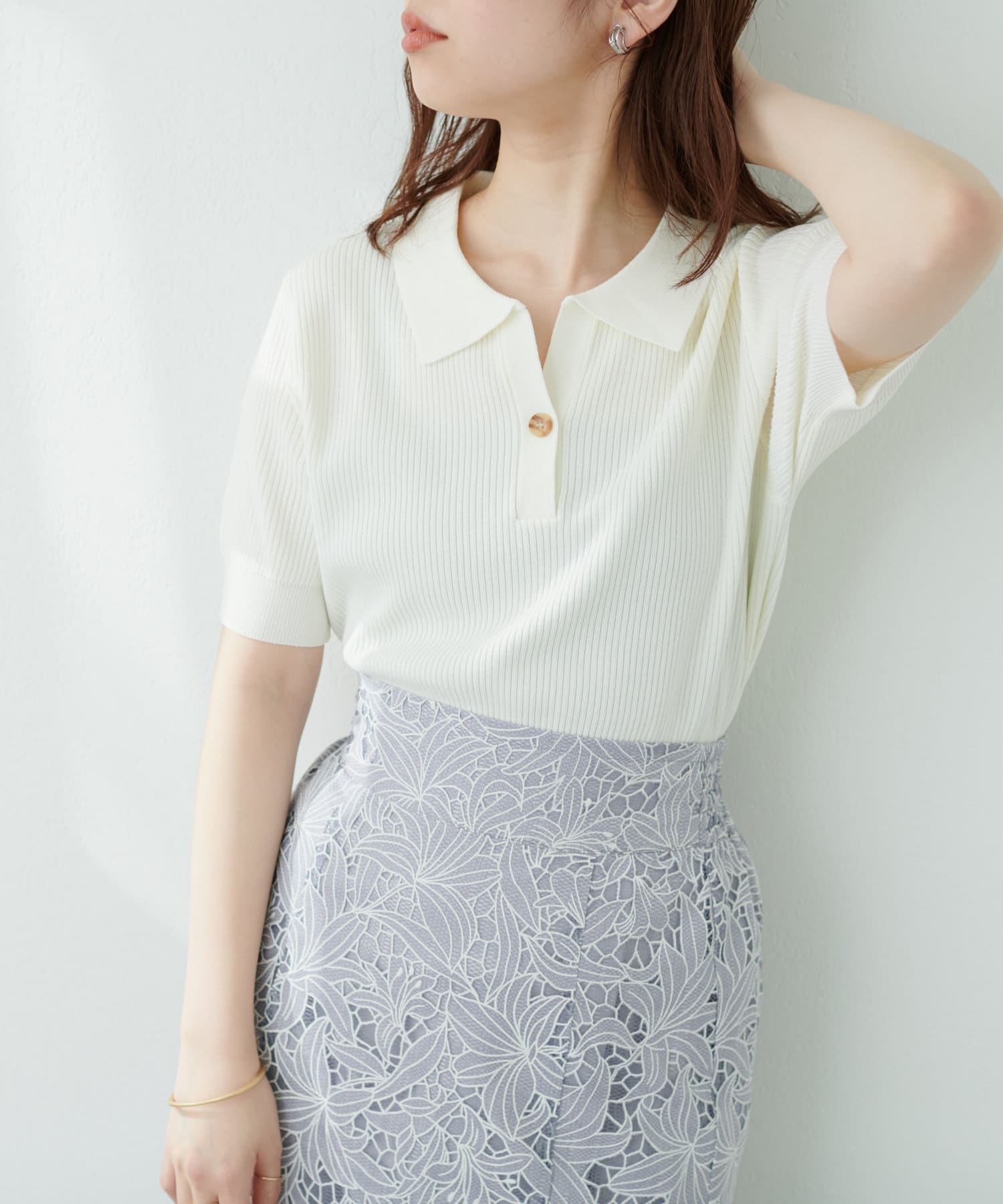 natural couture(ナチュラルクチュール) 取り入れるだけでトレンド感が出る　バイカラーリブニットポロ