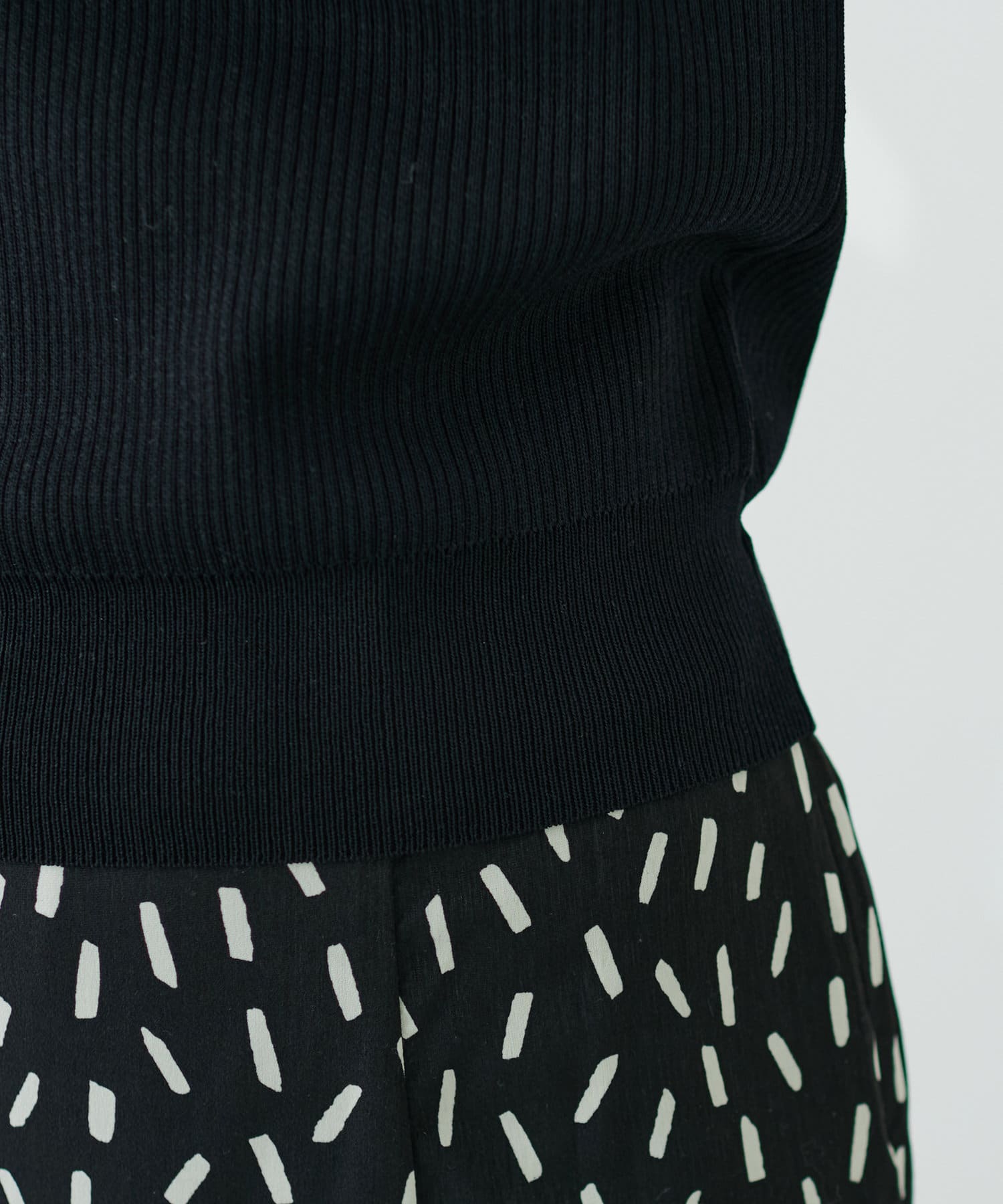 natural couture(ナチュラルクチュール) 取り入れるだけでトレンド感が出る　バイカラーリブニットポロ