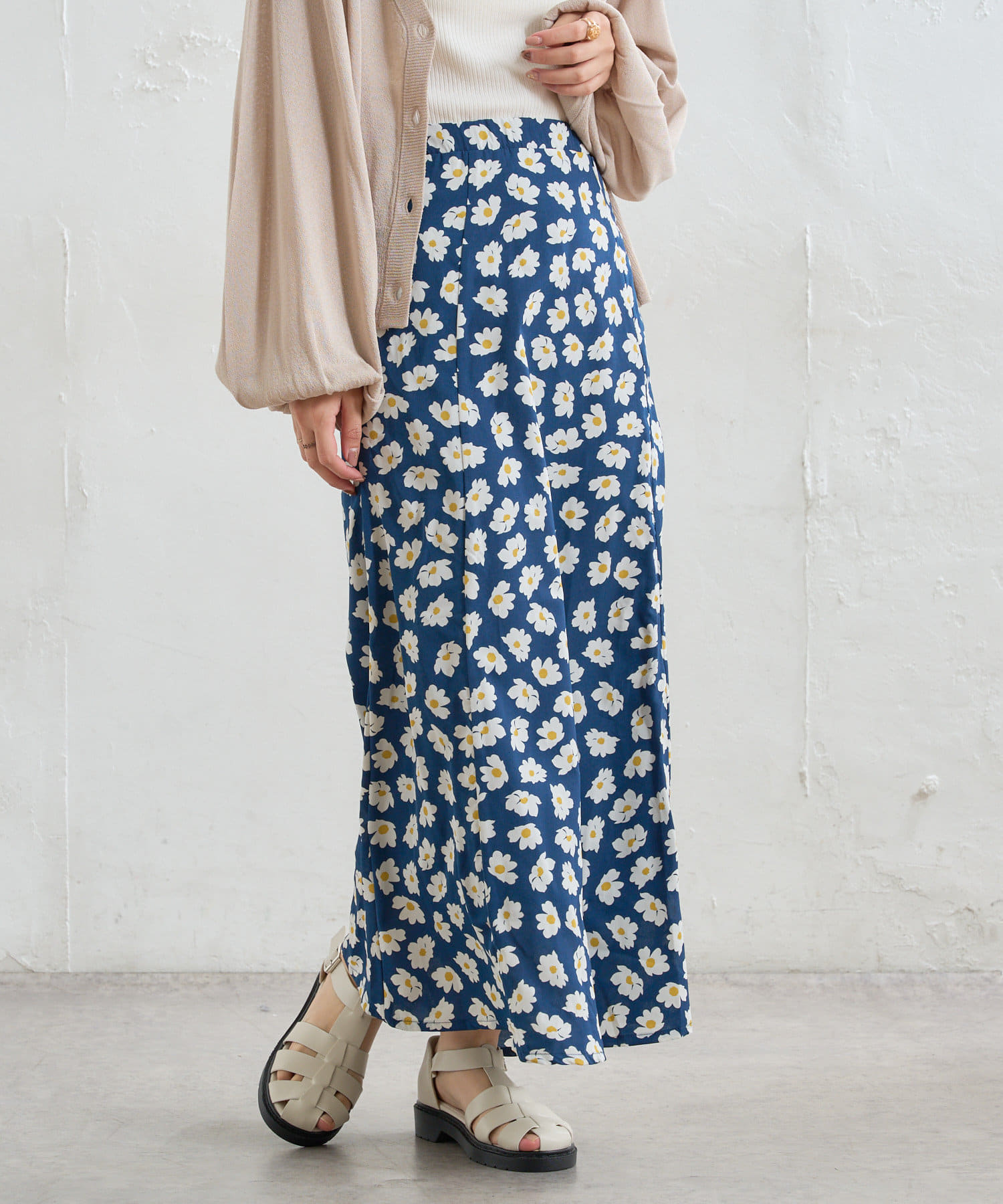 定価15万円 ドルチェアンドガッバーナ リーフ柄スカート  