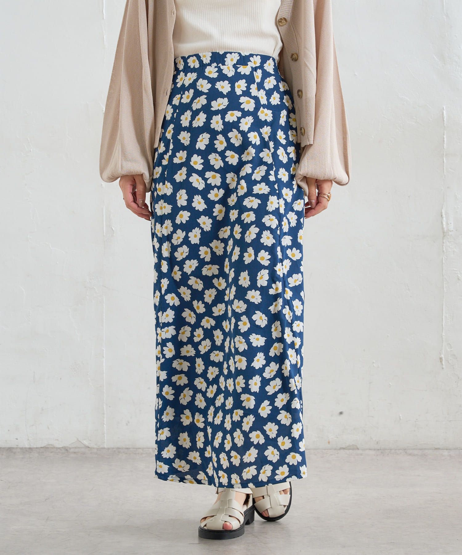 WEB限定】デイジー柄スカート | NICE CLAUP / OLIVE des OLIVE OUTLET