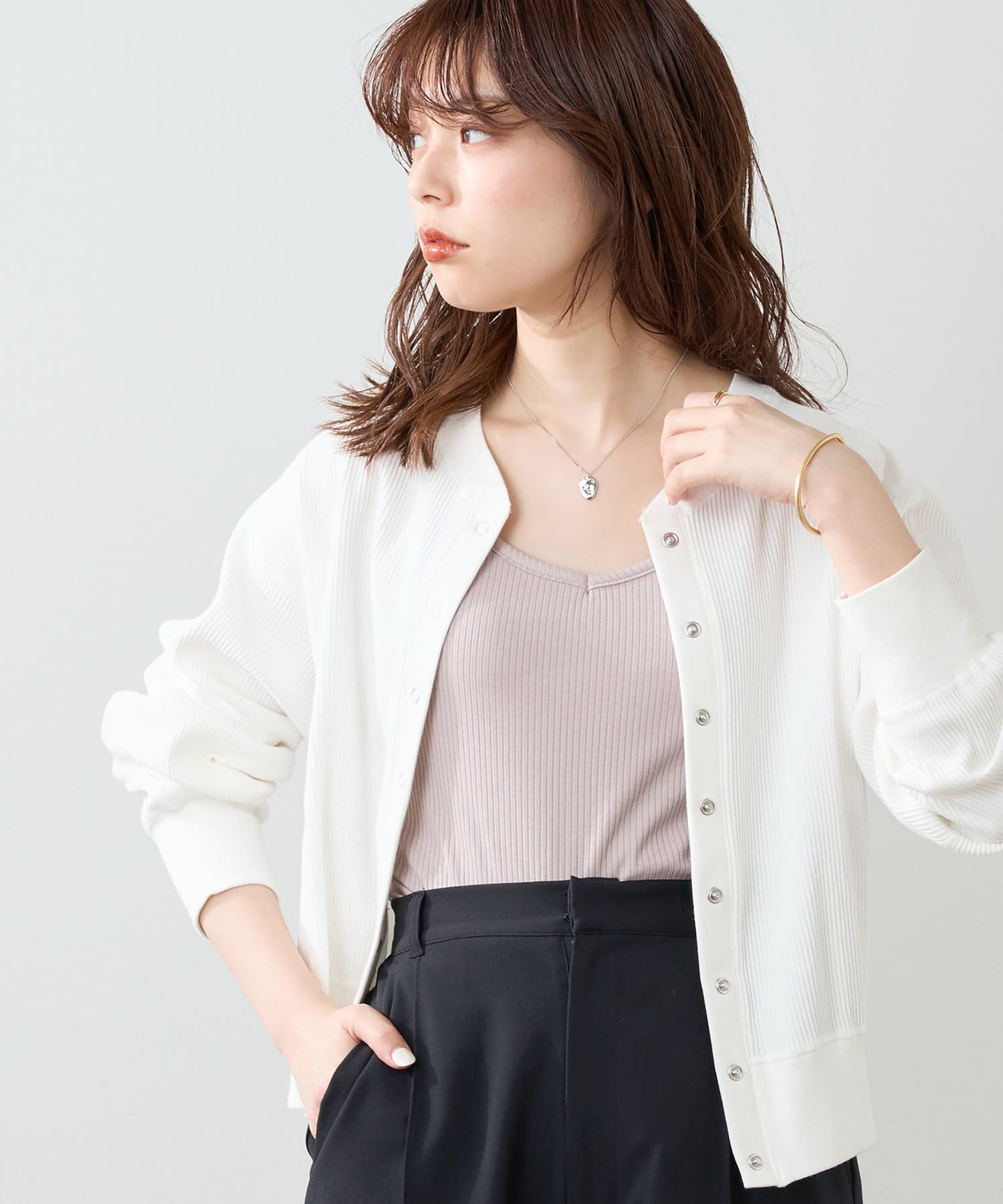 natural couture(ナチュラルクチュール) オールシーズン着用できる！カップ付きテレコリブキャミソール