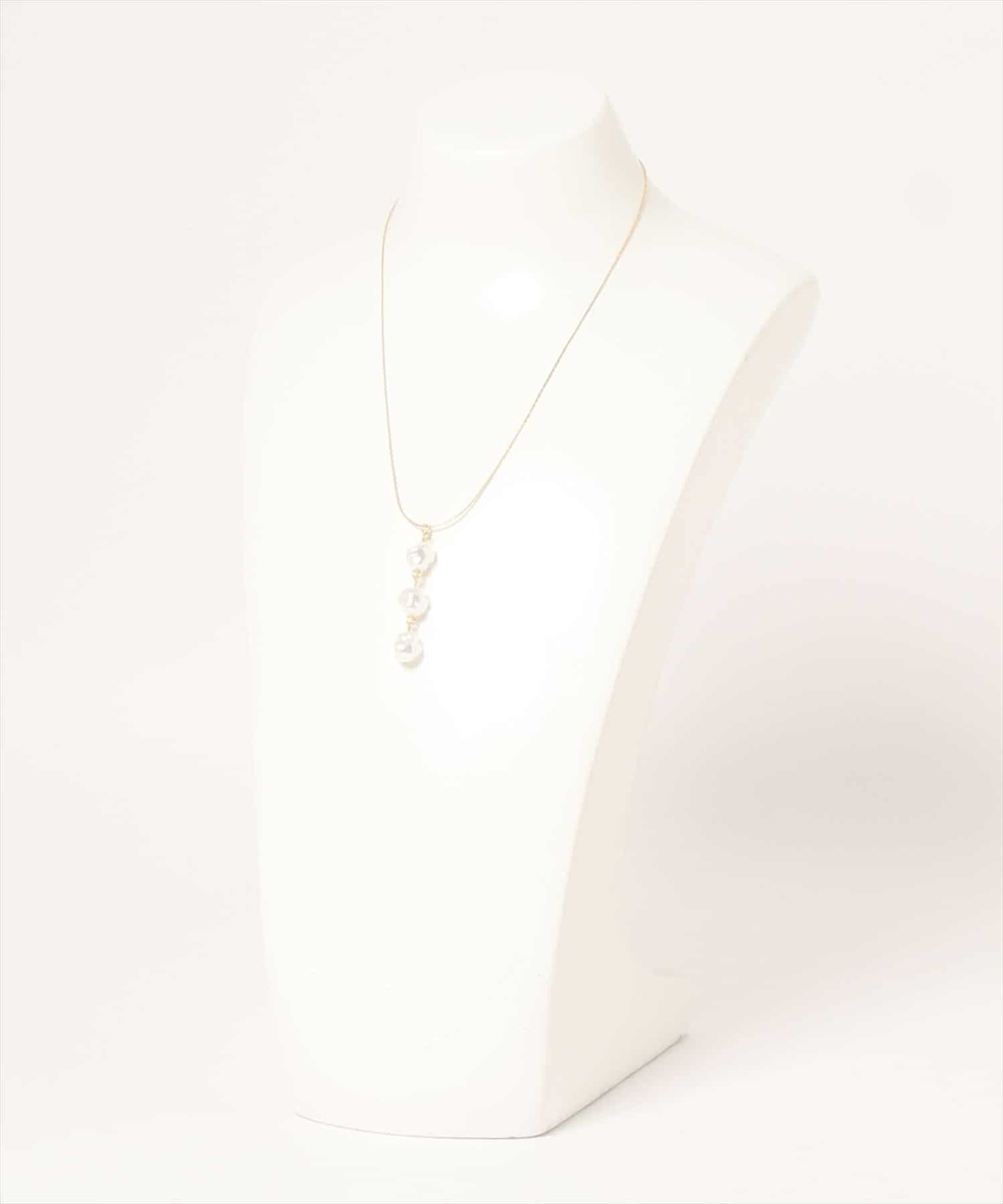 natural couture(ナチュラルクチュール) ３連ニュアンスパールネックレス