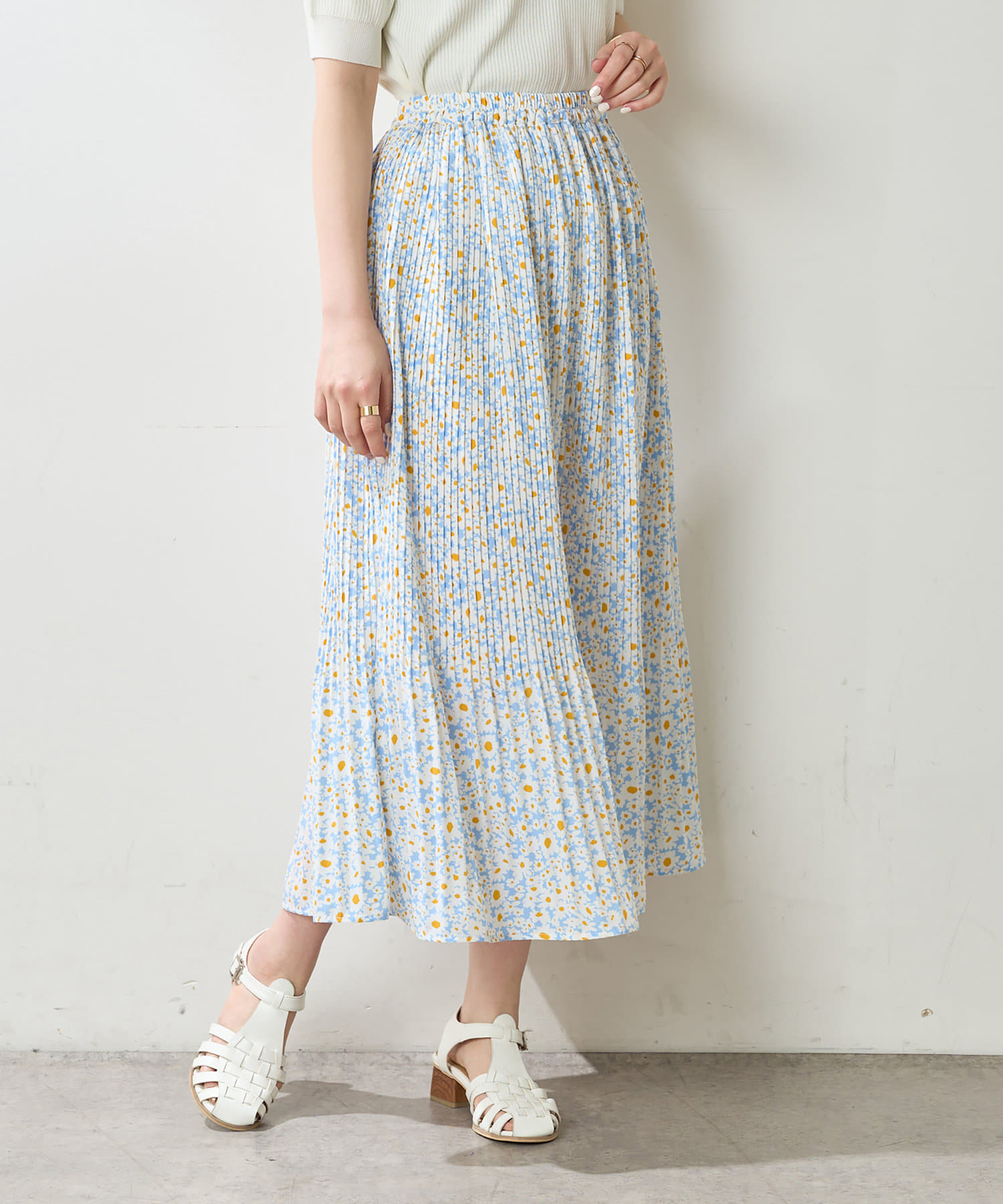 natural couture(ナチュラルクチュール) 春の気分を盛り上げてくれる ハッピーフラワープリーツスカート