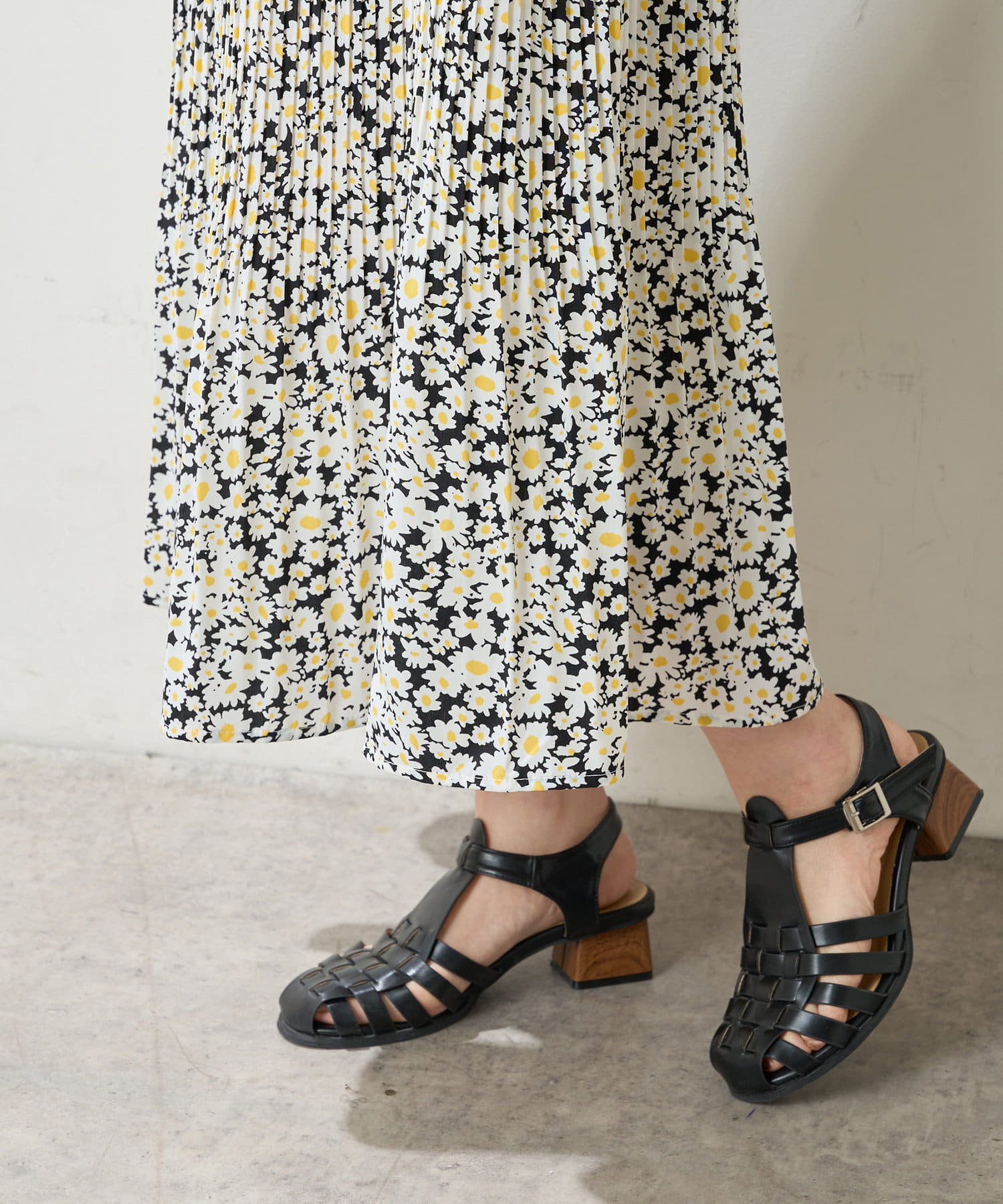 natural couture(ナチュラルクチュール) 春の気分を盛り上げてくれる ハッピーフラワープリーツスカート