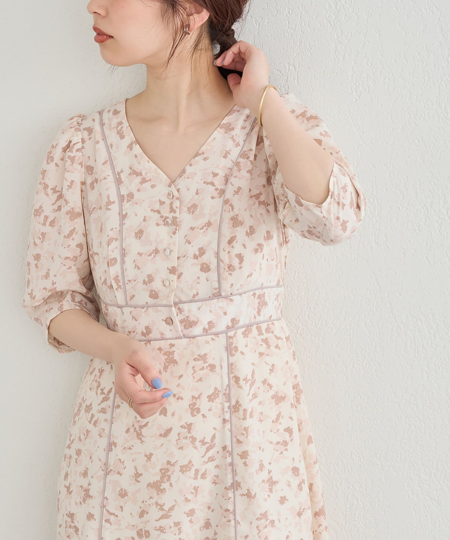 natural couture(ナチュラルクチュール) WEB限定カラー有り/女性らしさが際立つ1着 配色パイピングお上品ワンピース