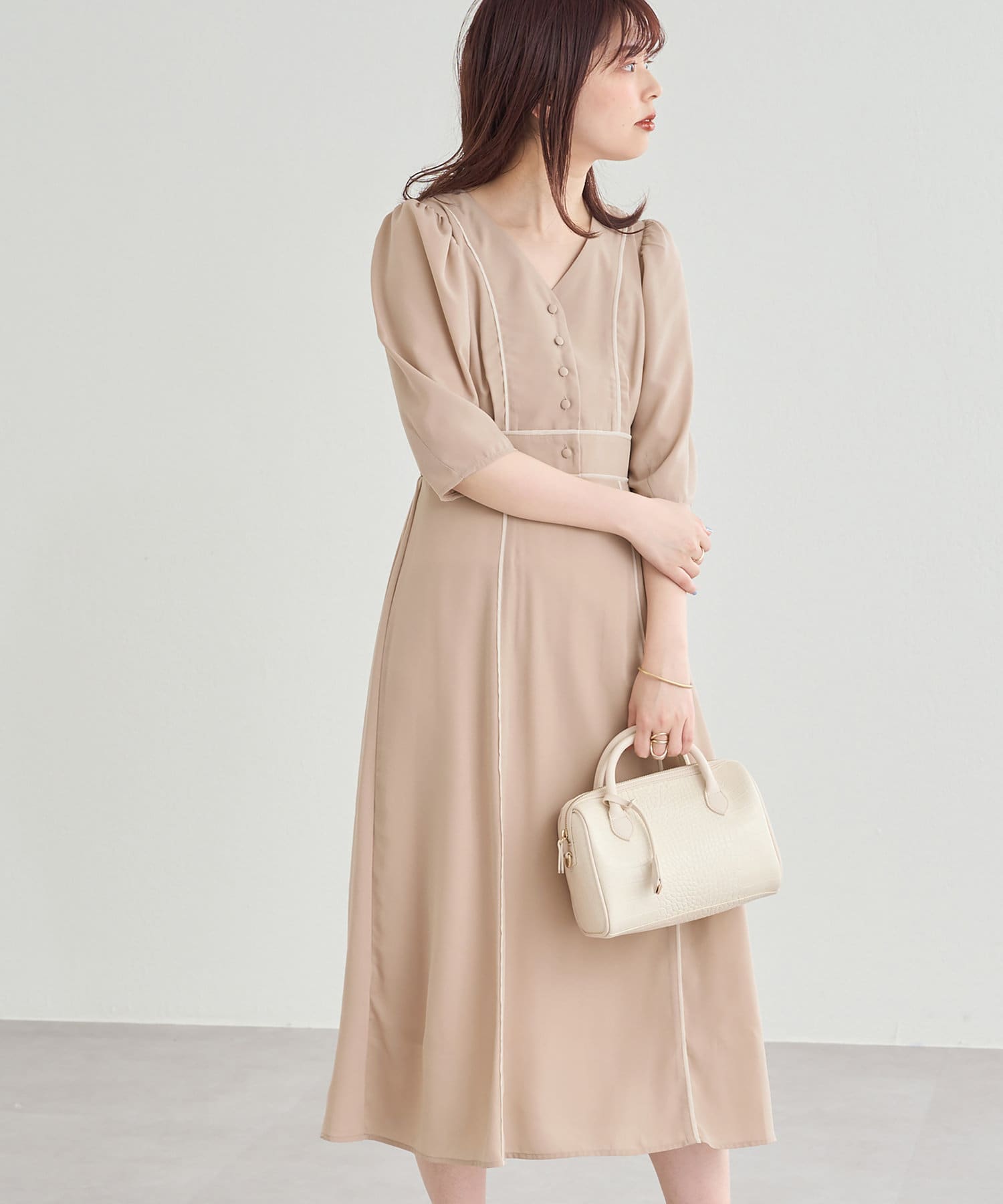 natural couture(ナチュラルクチュール) WEB限定カラー有り/女性らしさが際立つ1着 配色パイピングお上品ワンピース