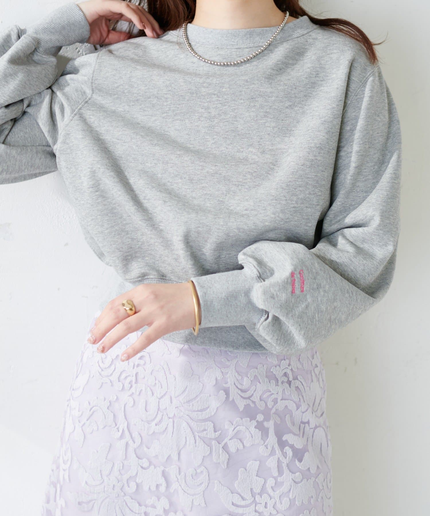 NICE CLAUP / OLIVE des OLIVE OUTLET(ナイスクラップ  / オリーブ デ オリーブ アウトレット) 袖口刺繍コンパクト裏毛プルオーバー