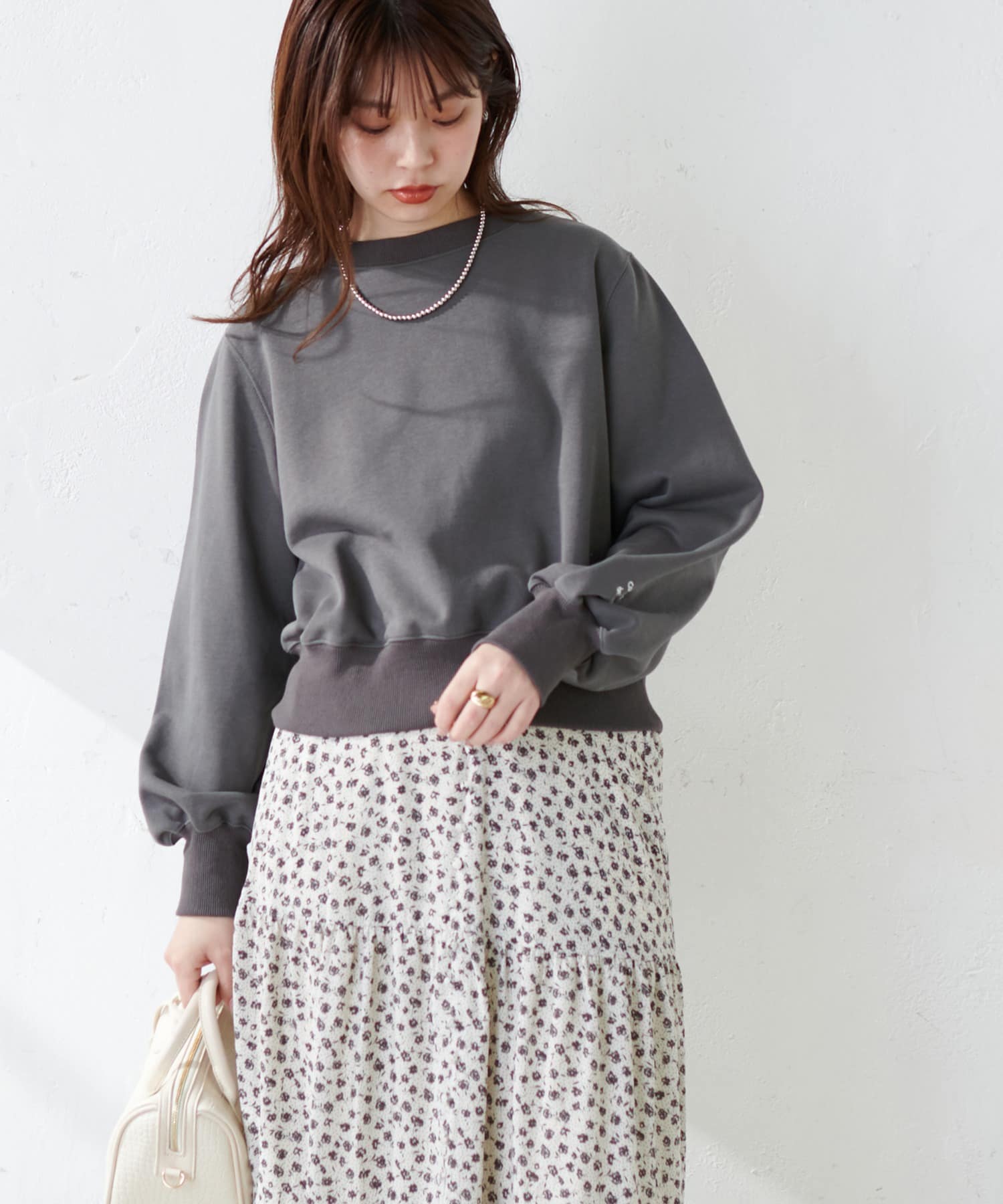 NICE CLAUP / OLIVE des OLIVE OUTLET(ナイスクラップ  / オリーブ デ オリーブ アウトレット) 袖口刺繍コンパクト裏毛プルオーバー