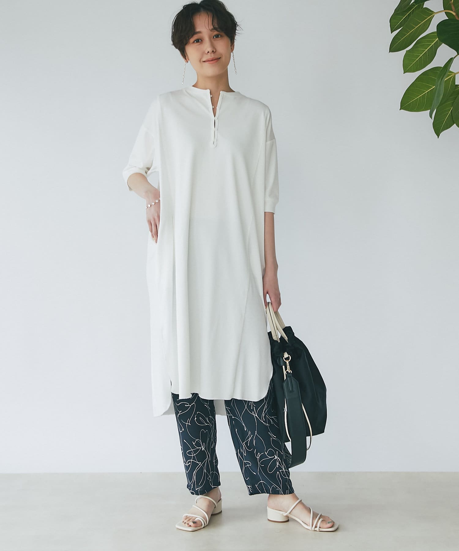 un dix cors(アンディコール) 【ストレスフリーな着心地】5分袖切替ヘンリーネックワンピース