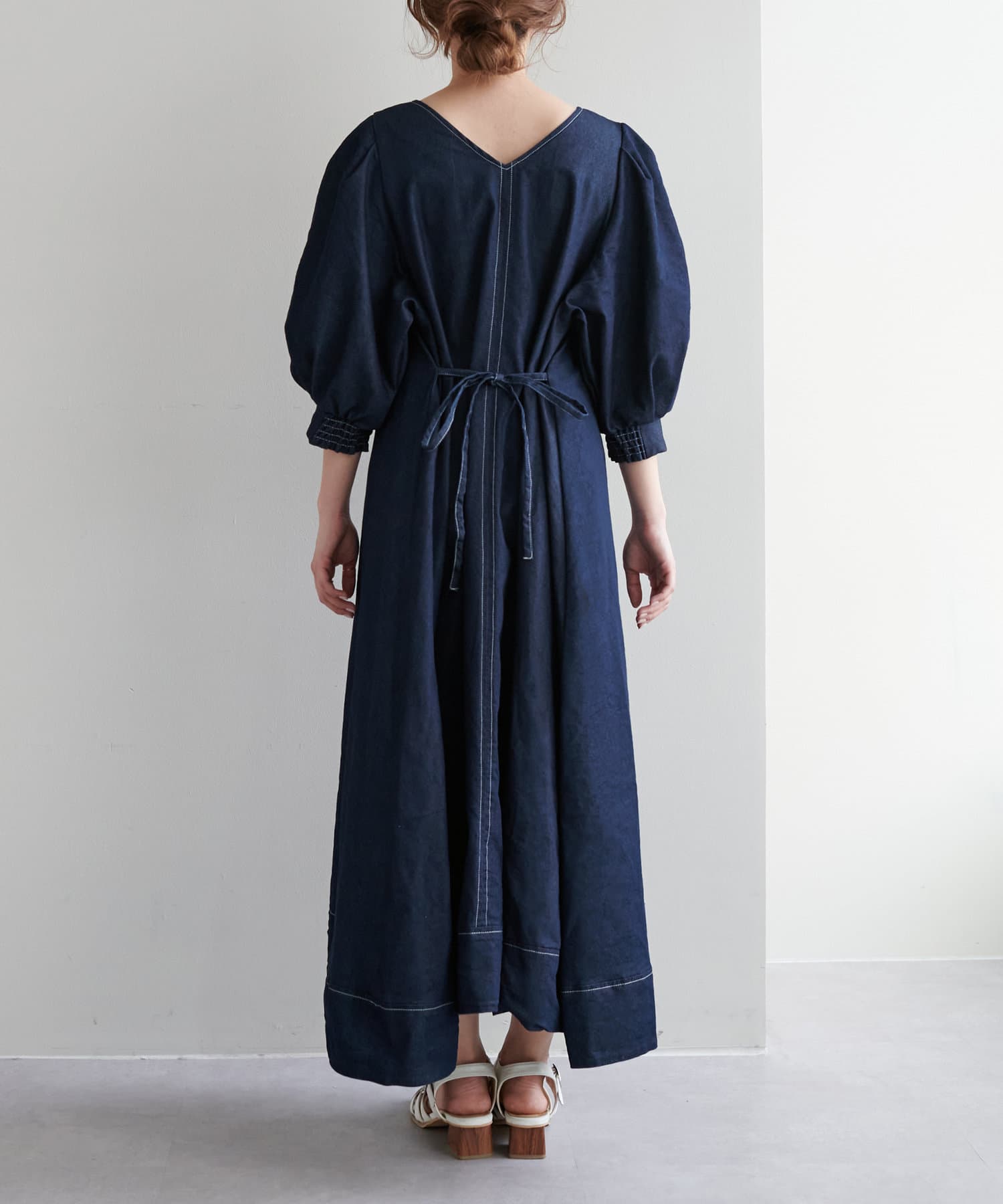 natural couture(ナチュラルクチュール) WEB限定/シルエットが変わるAラインワンピース