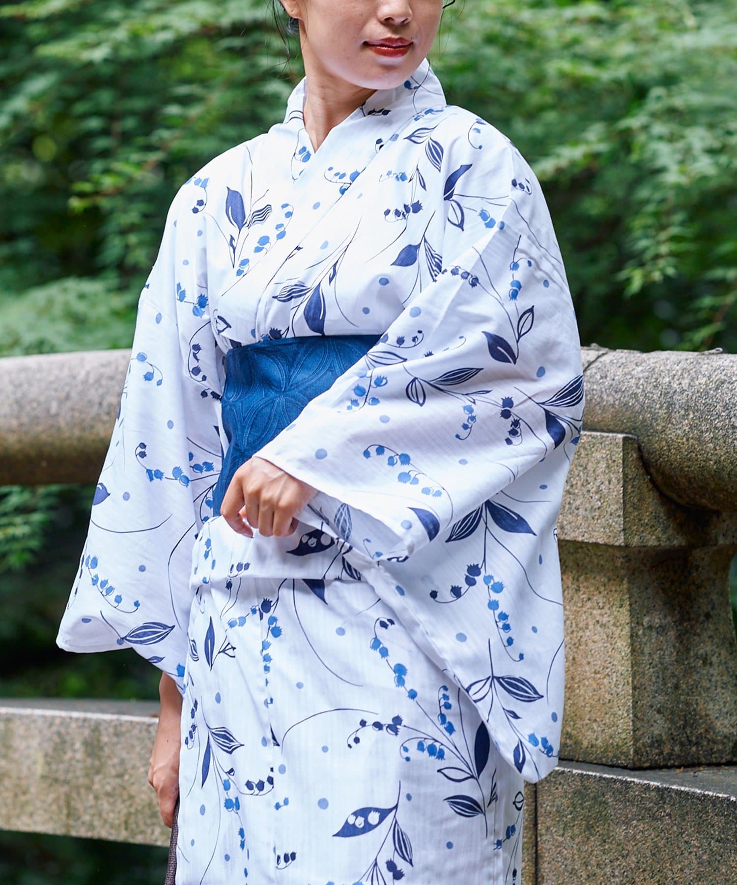 Chico 浴衣 百合柄 ネイビー 配色マルチ帯 帯浴衣セット 紺地